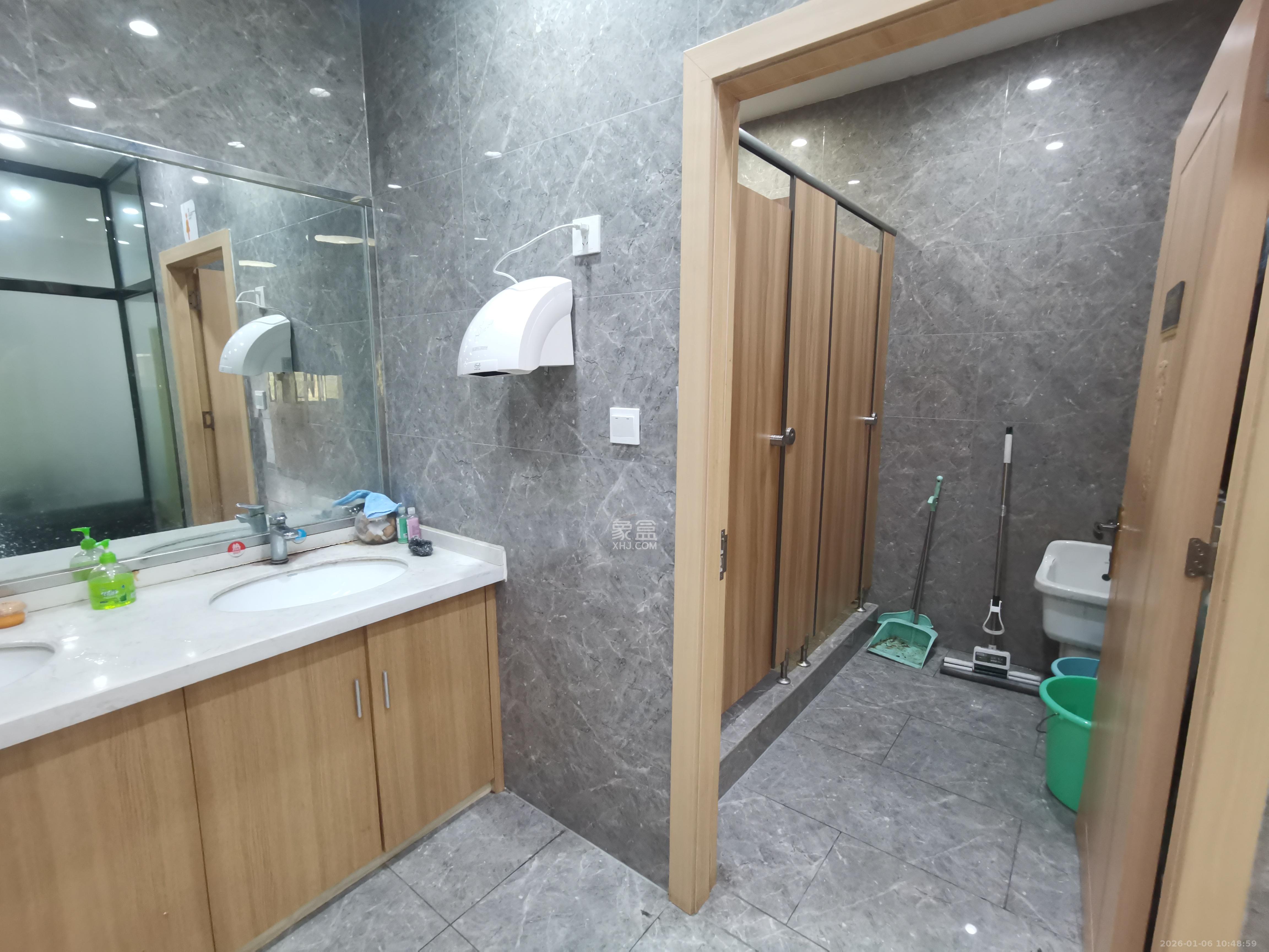 三一街区   400.0㎡      20000.0元/月室内图