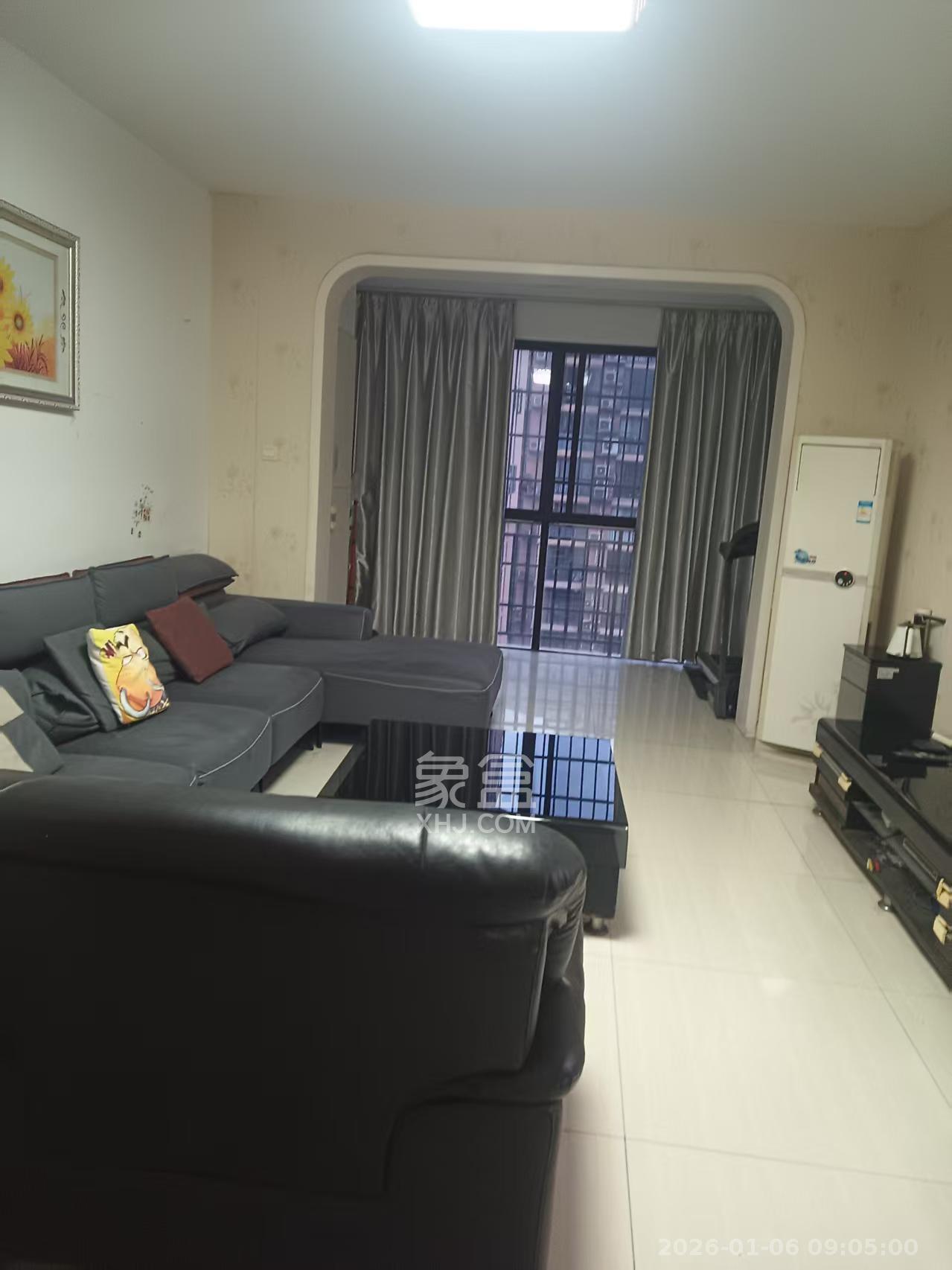 霞光山庄北苑  3室2厅2卫    1800.0元/月