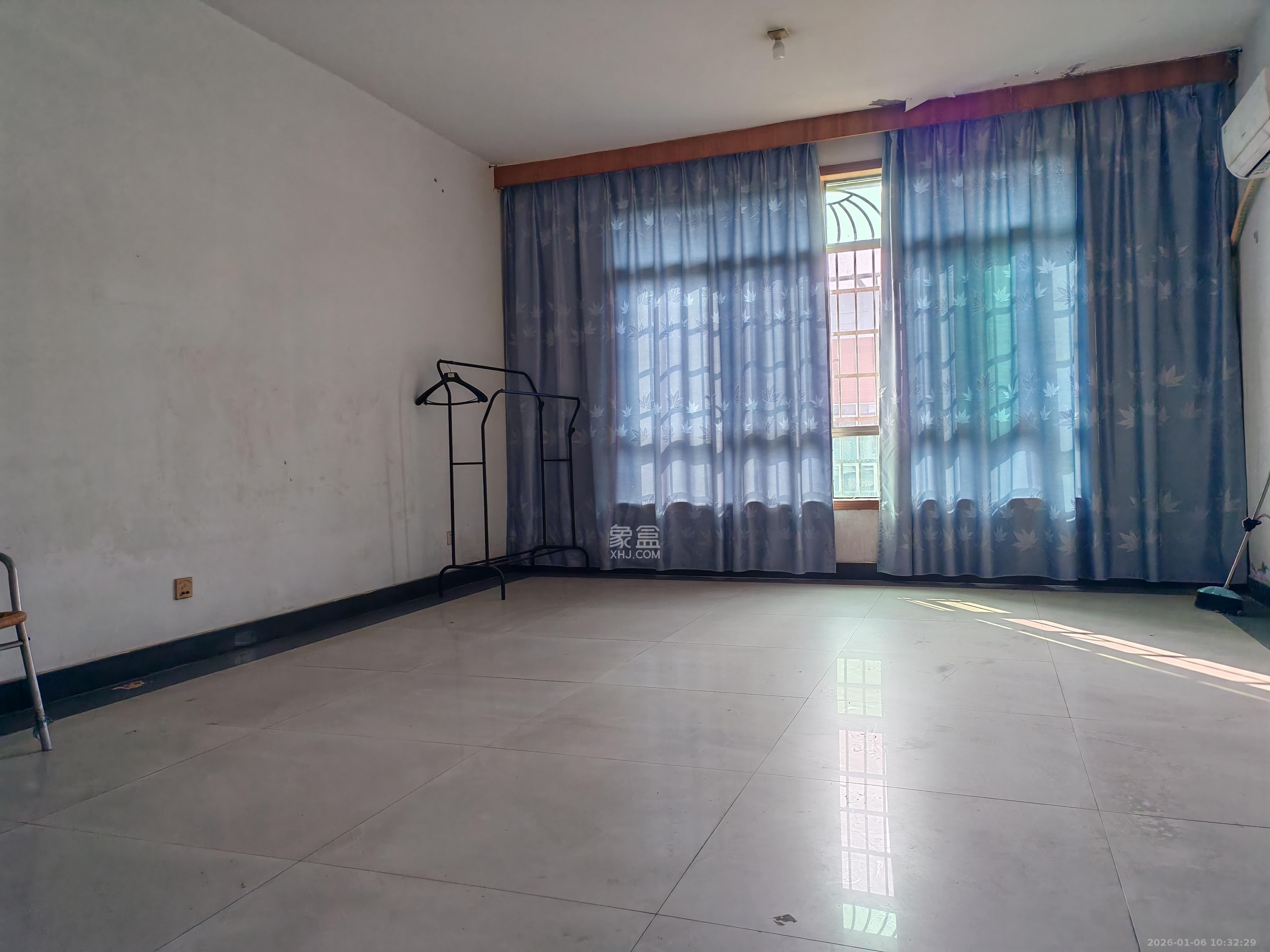 高升小区  1室2厅1卫    2500.0元/月