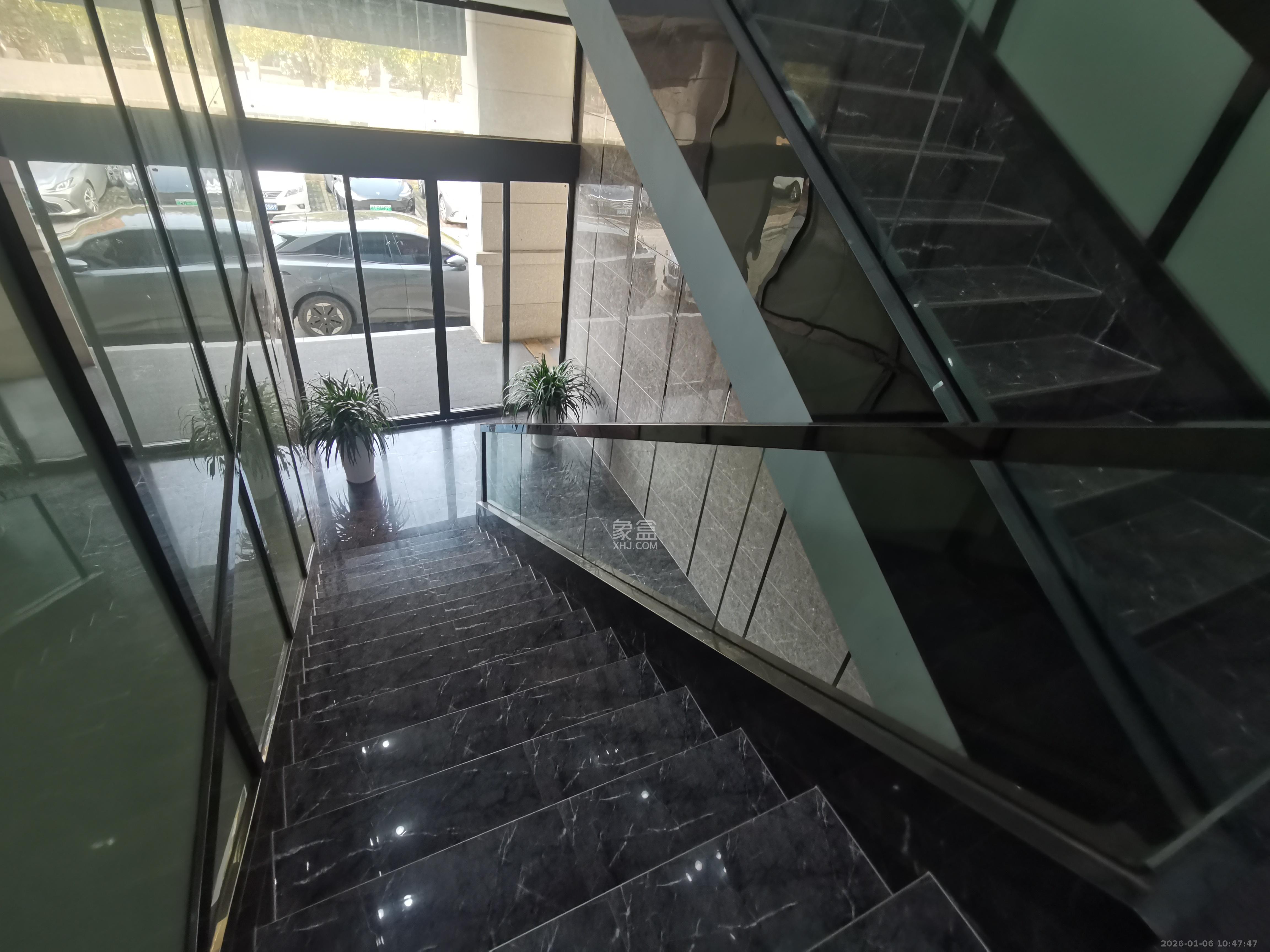 三一街区   400.0㎡      20000.0元/月室内图