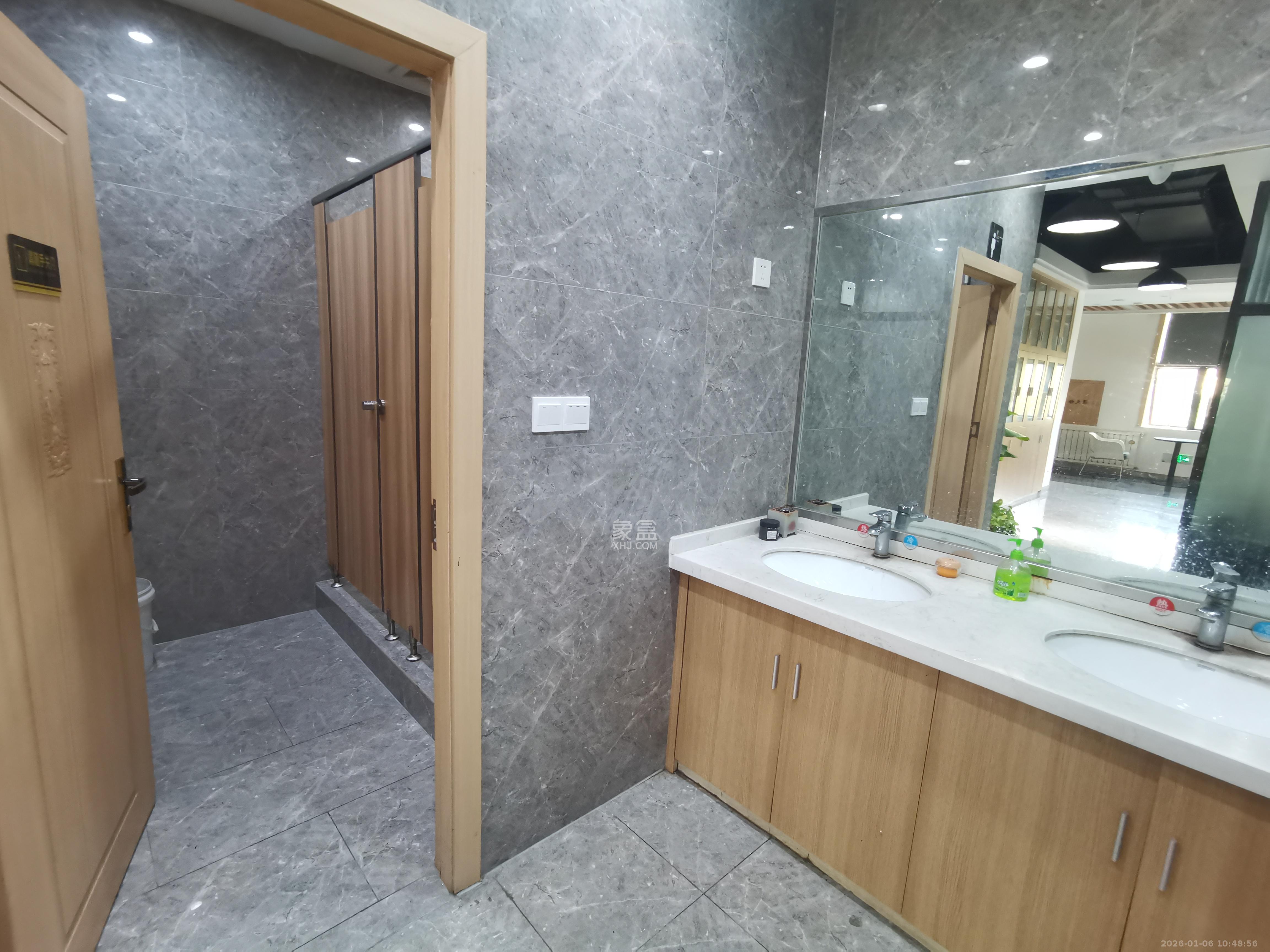 三一街区   400.0㎡      20000.0元/月室内图