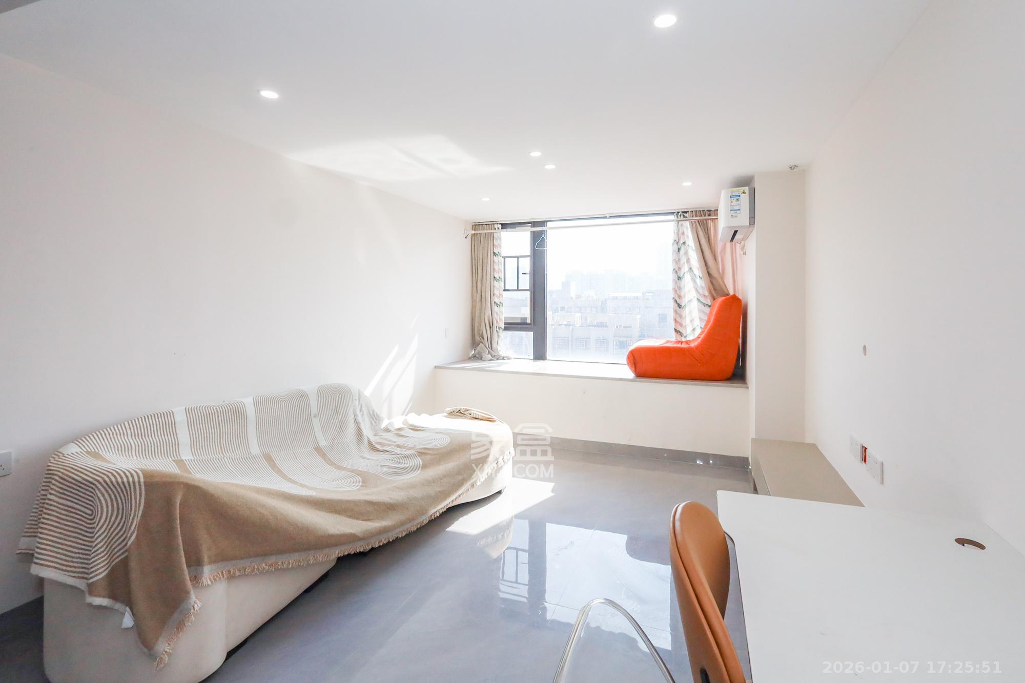 金茂建发泊悦  2室2厅1卫    40.0万