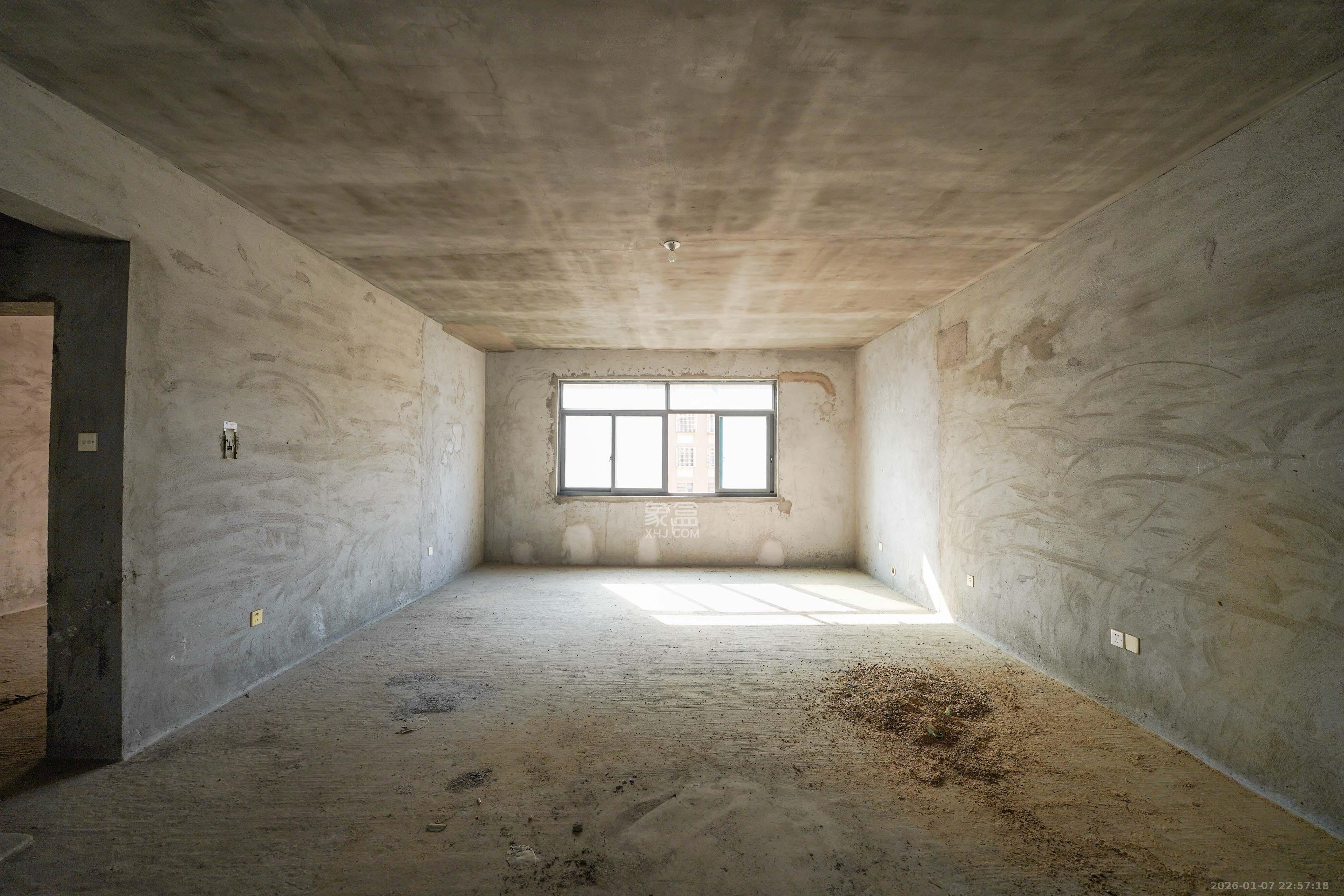 山水嘉园  5室2厅2卫    100.0万