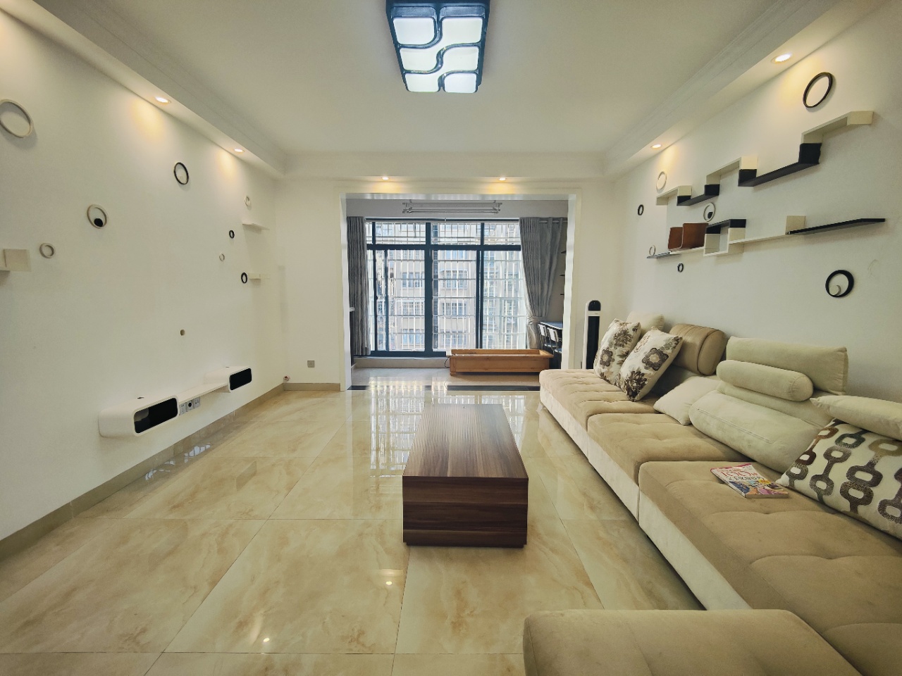 滨江花园  3室2厅2卫    49.8万