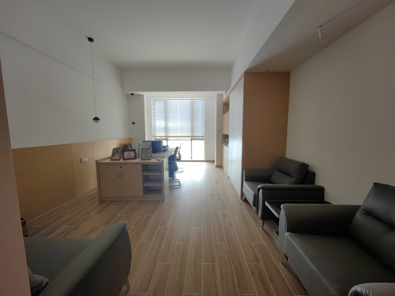 海航豪庭南苑  1室1厅1卫    2500.0元/月