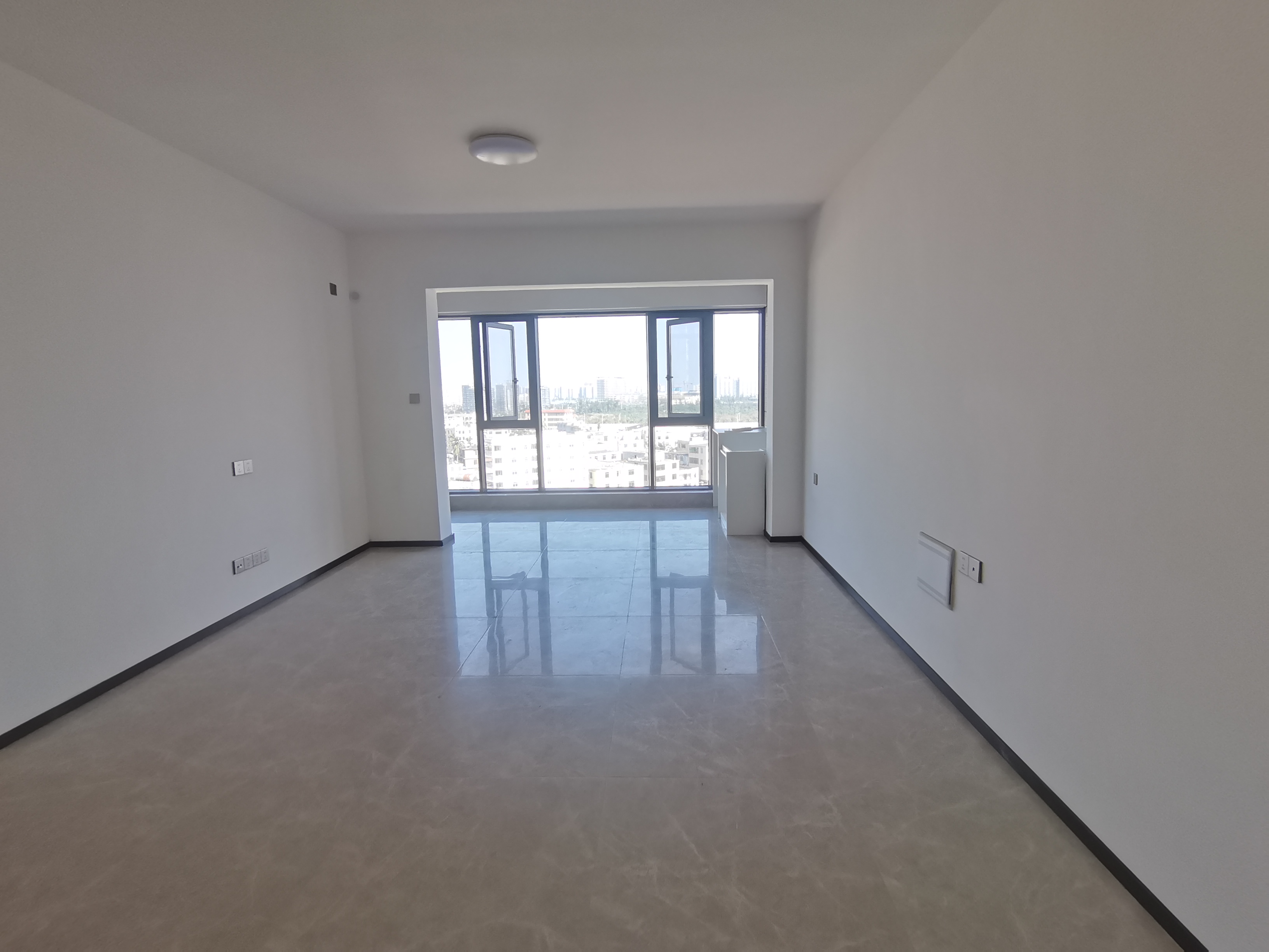 千江悦  3室1厅2卫    1900.0元/月