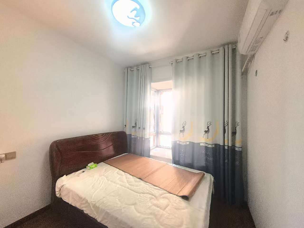 江山花苑  3室2厅2卫    1680.0元/月