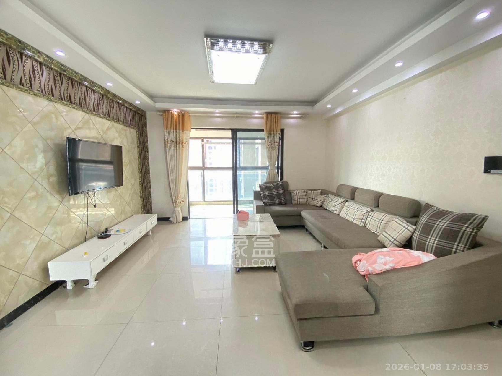 达美D6区  4室2厅2卫    3200.0元/月