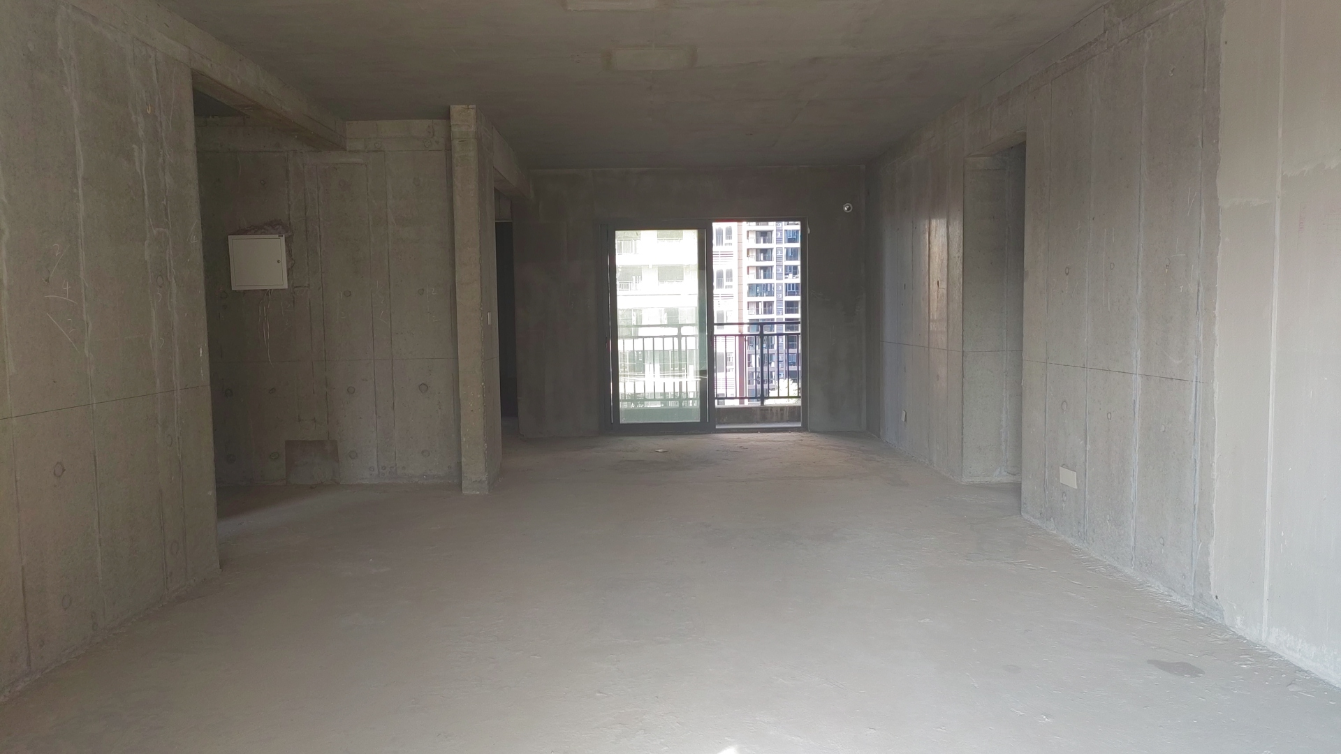 碧桂园梓山府  5室2厅3卫    108.0万