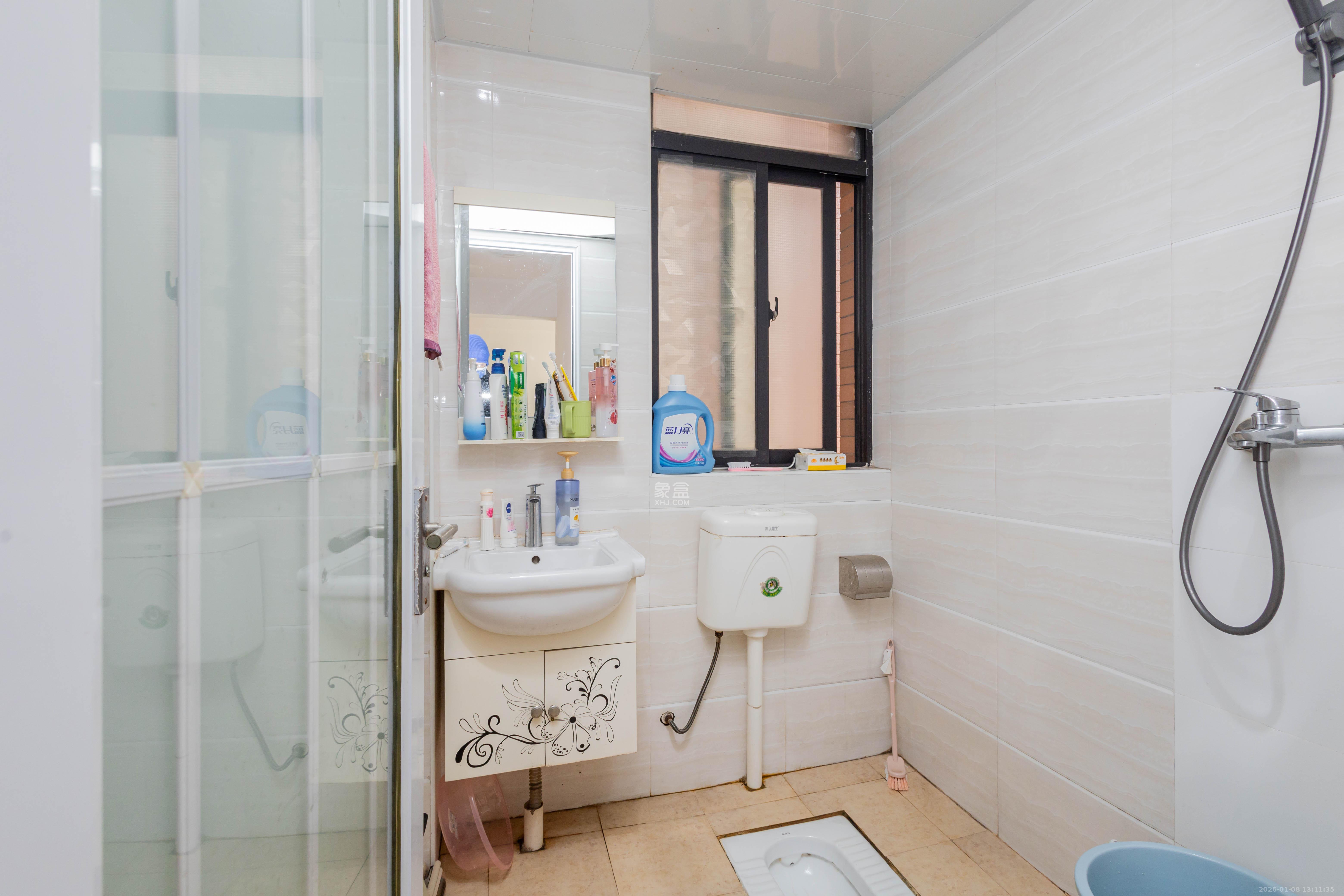 康桥长郡  2室2厅1卫    45.0万卫生间