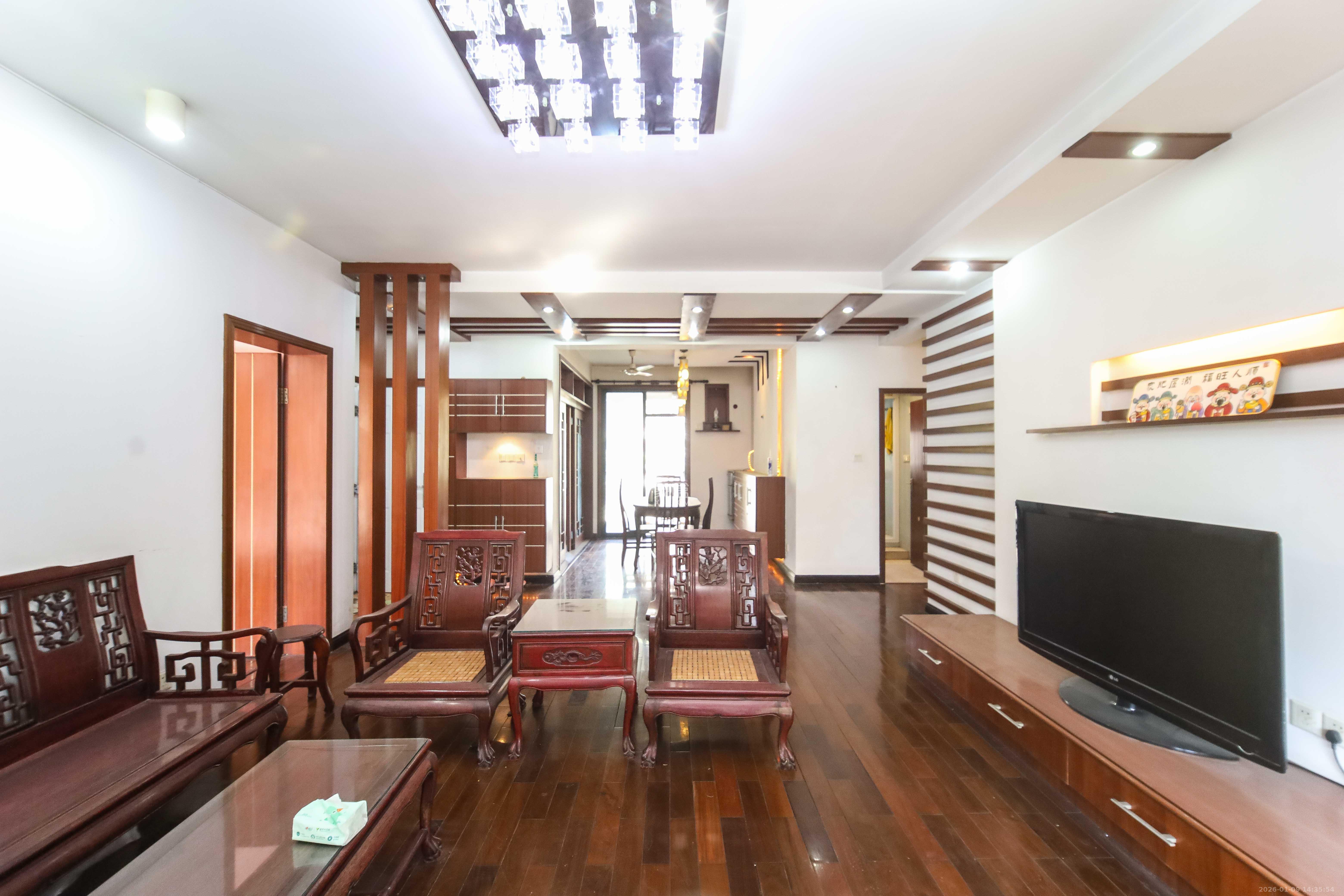 西街花园  3室2厅2卫    148.0万