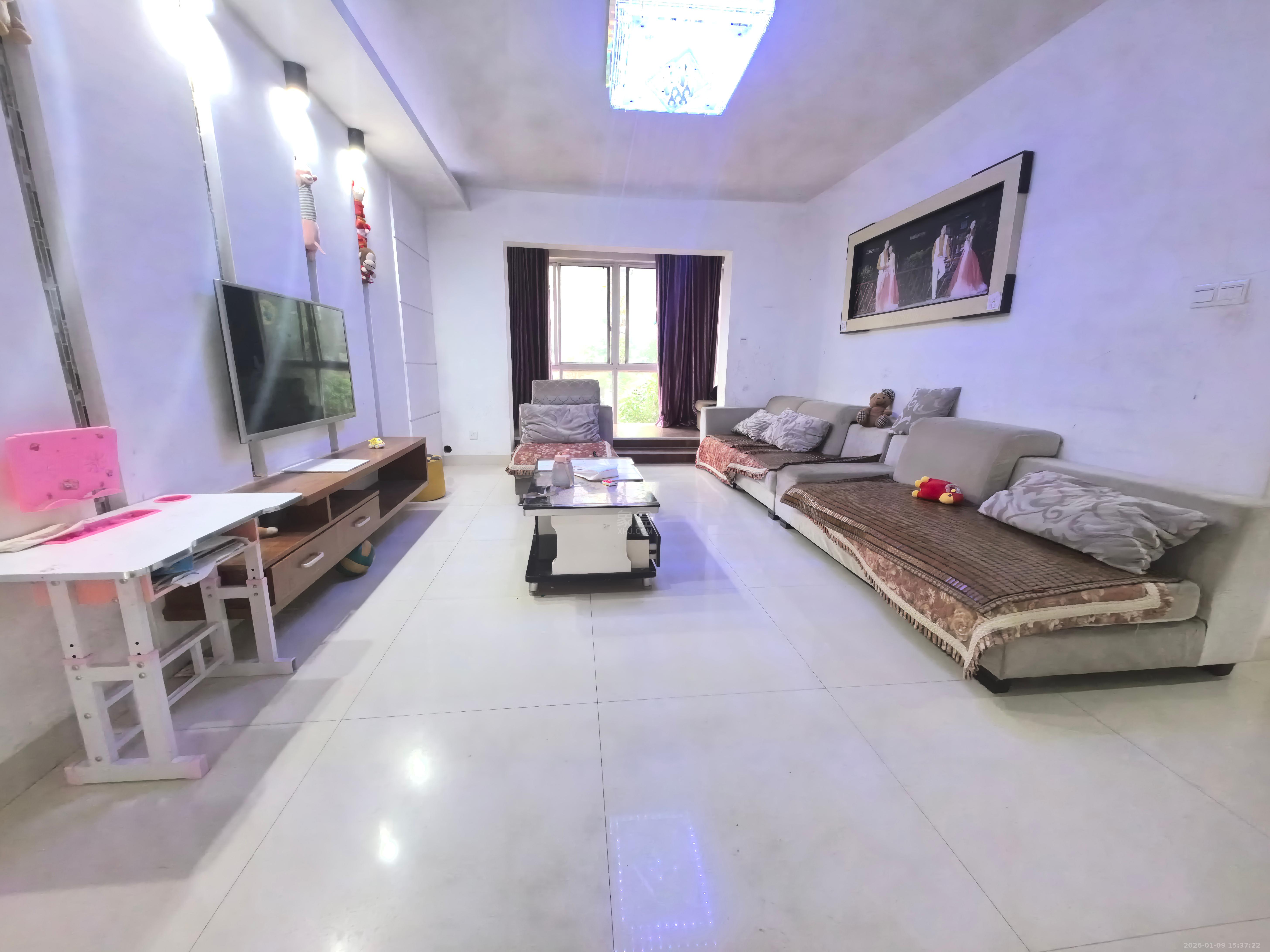 新城壹号  3室2厅2卫    1300.0元/月