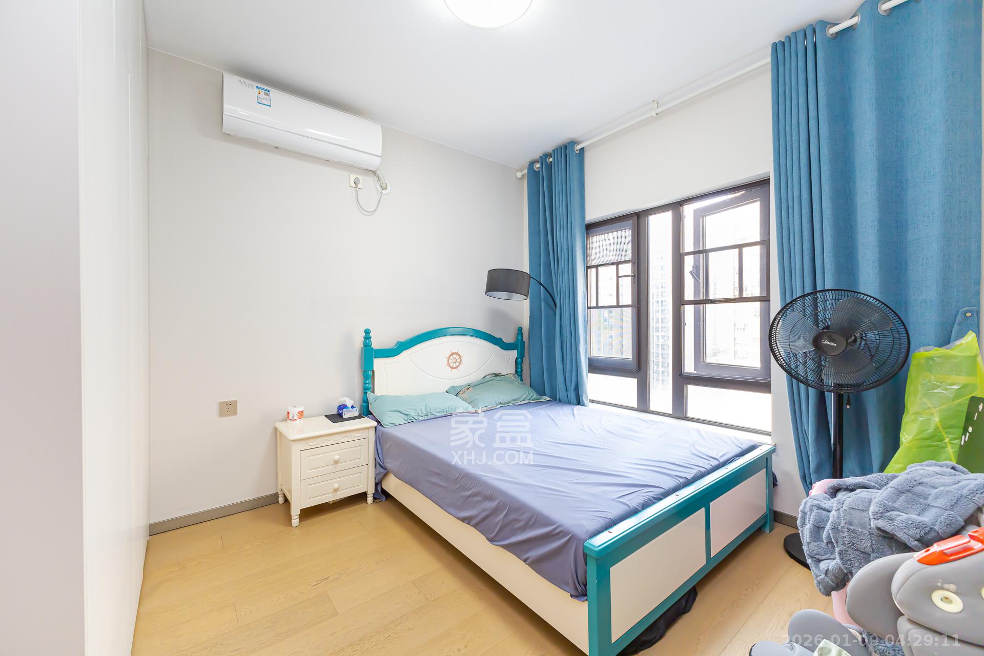 时代倾城四期  1室0厅0卫    95.0万卧室