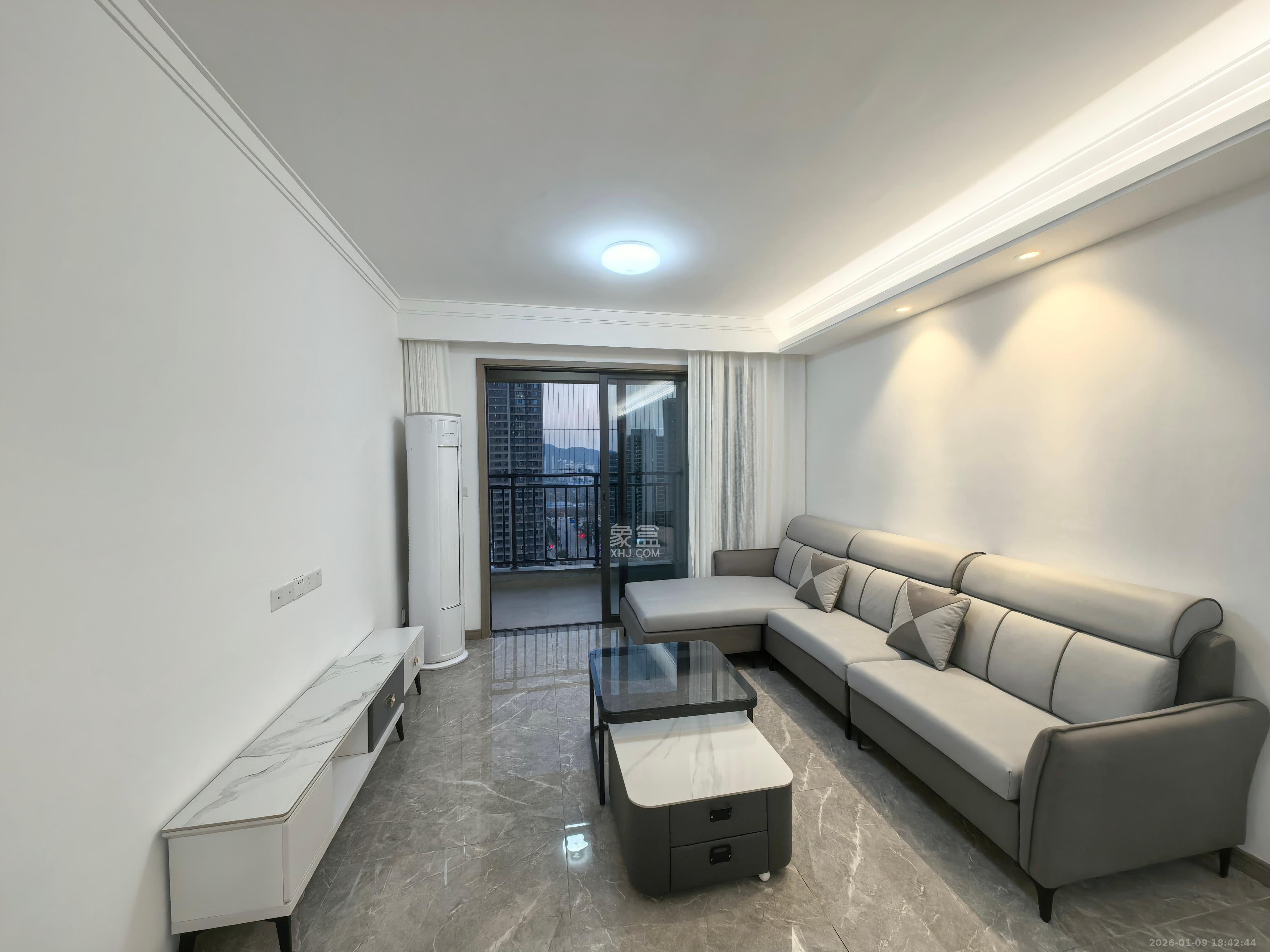 越秀亲爱里  3室2厅2卫    2300.0元/月