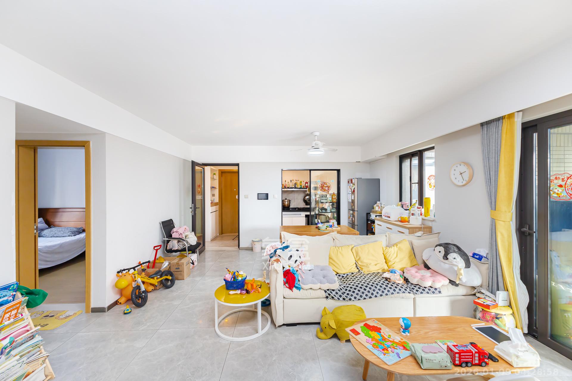 时代倾城四期  1室0厅0卫    95.0万客厅