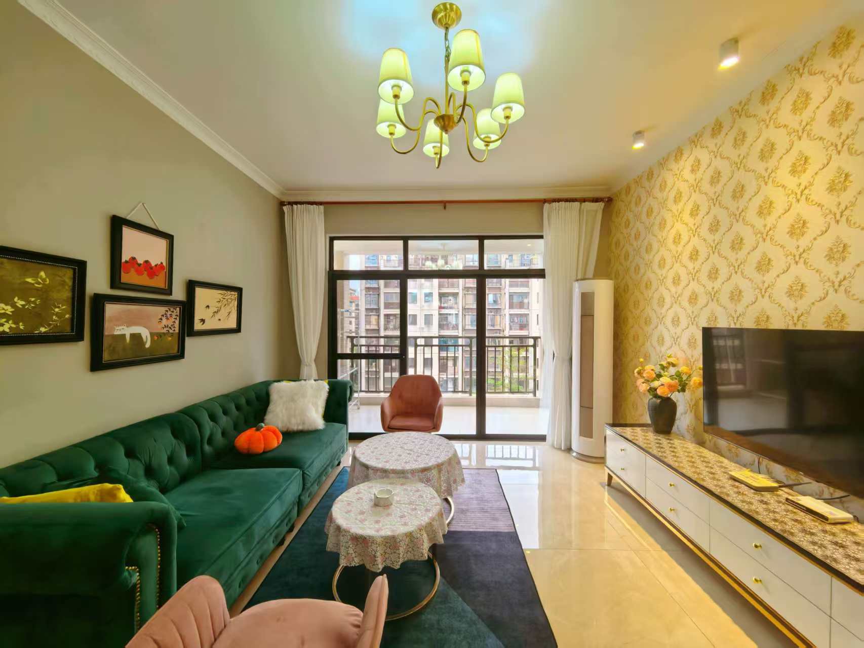 鑫生棕榈泉国际公馆  2室2厅2卫    4200.0元/月