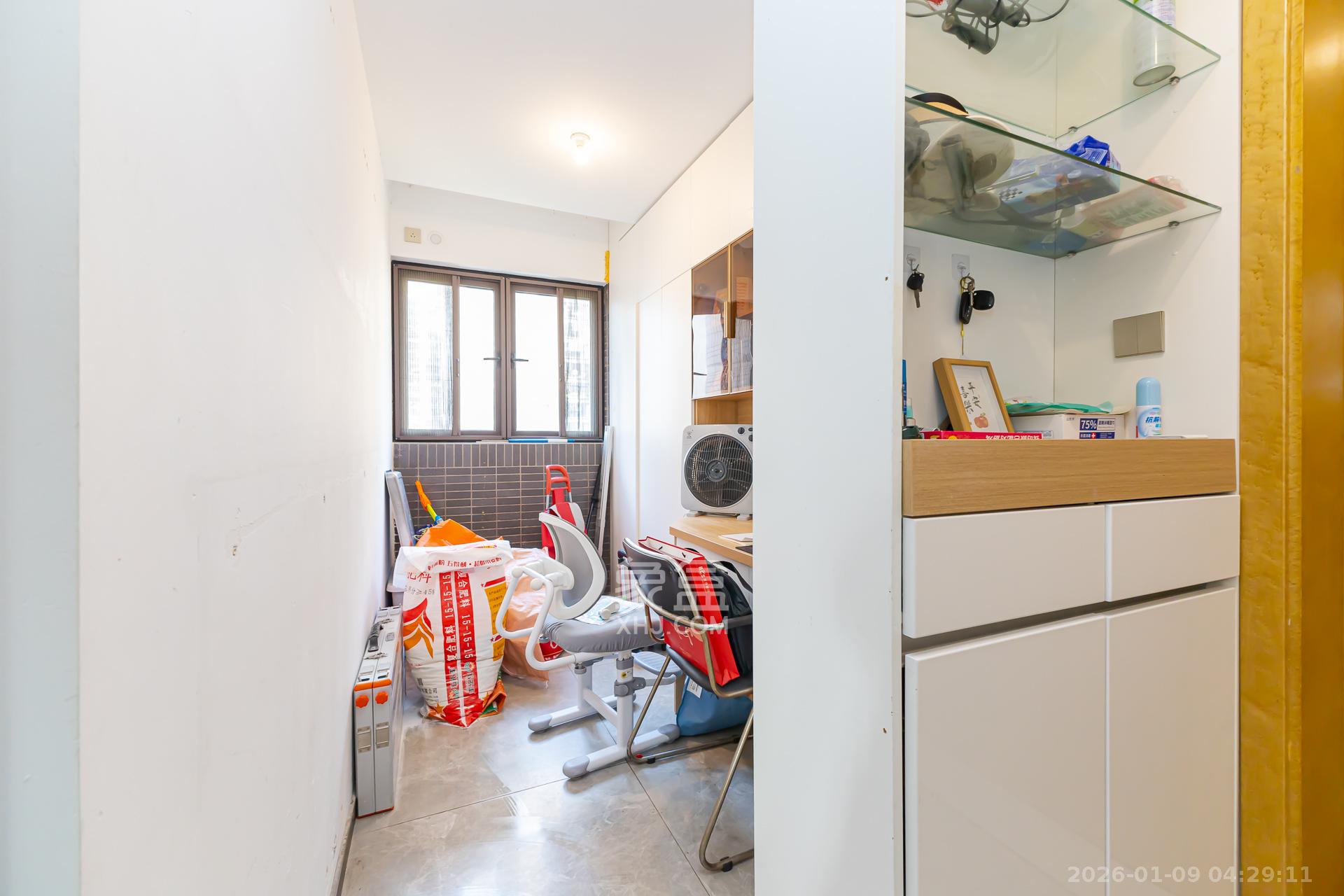 时代倾城四期  1室0厅0卫    95.0万卧室