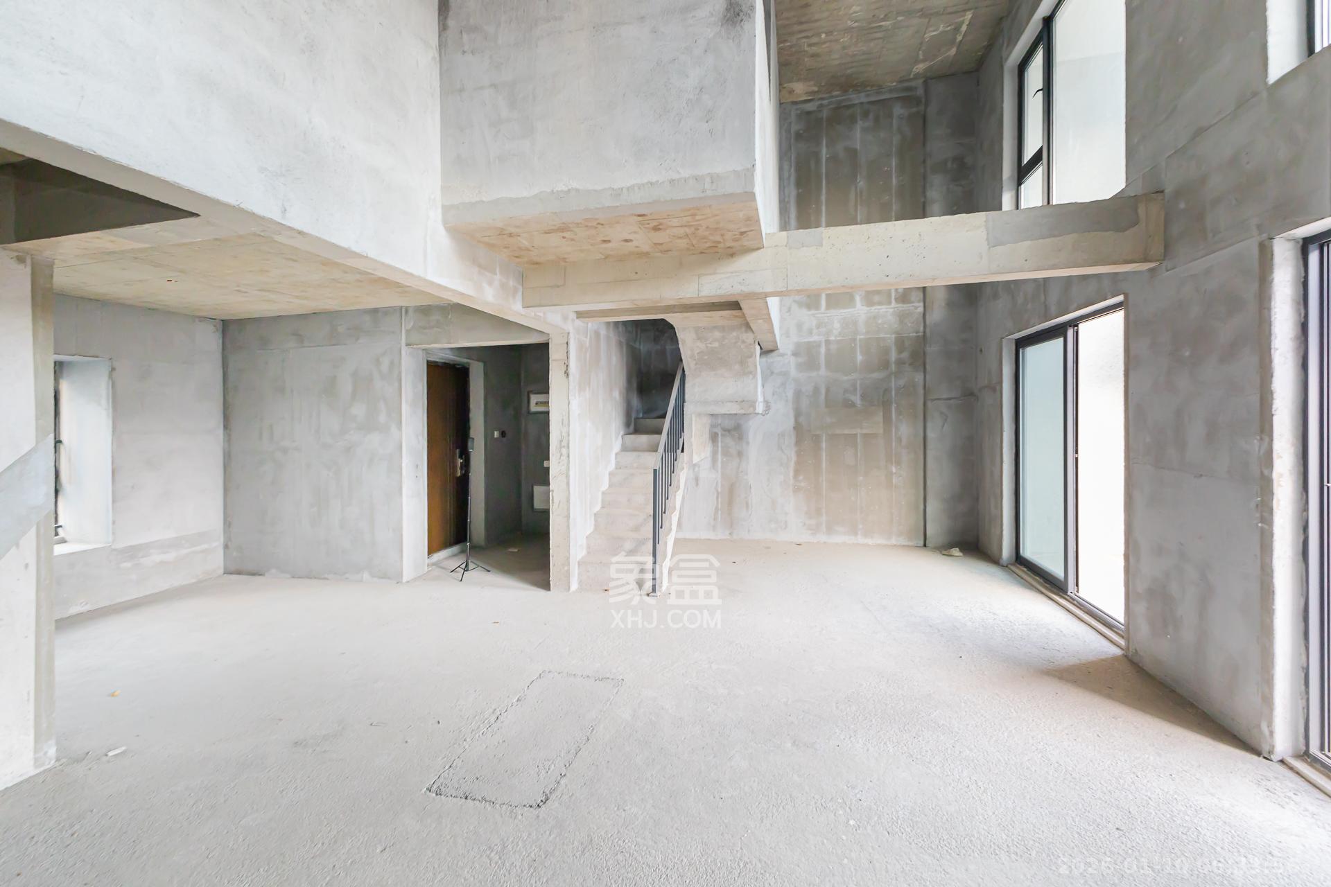 越秀湘江星汇城二期  5室2厅3卫    125.0万