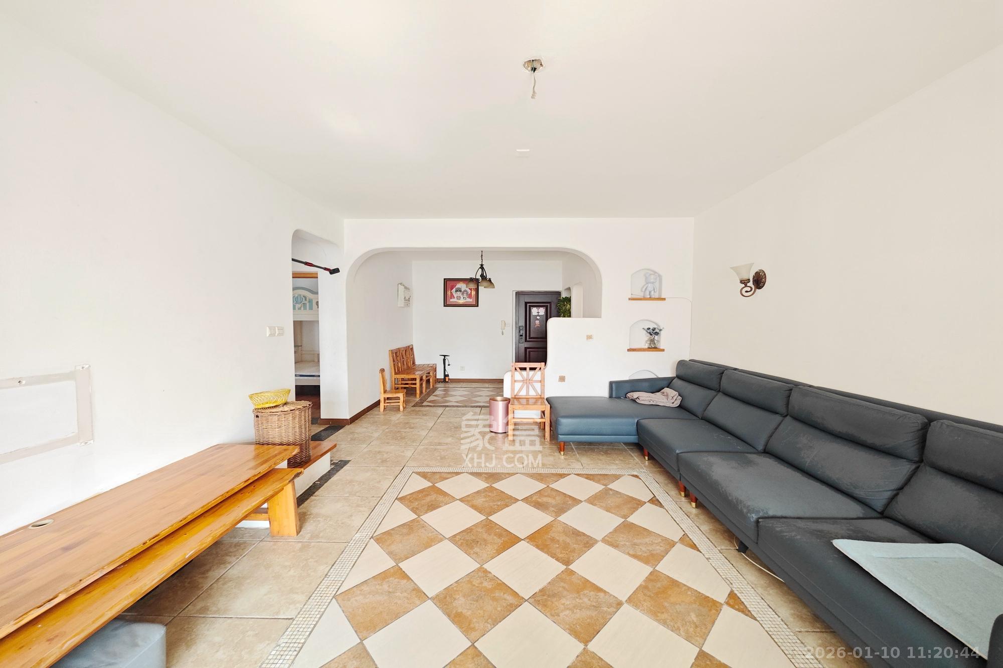 嘉盛华庭（一期、二期、三期）  1室2厅1卫    66.0万