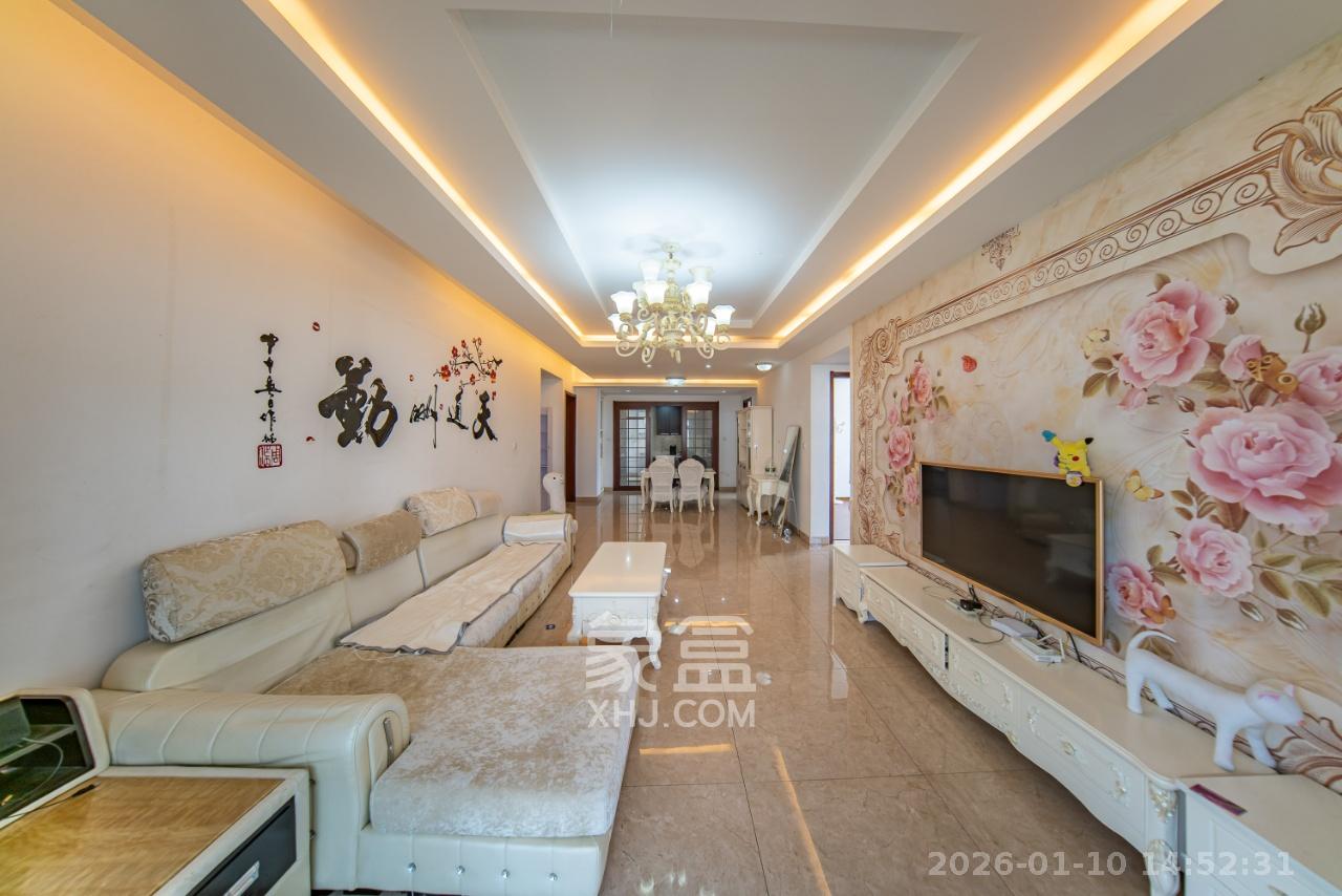 阳光100三期  4室2厅2卫    3500.0元/月