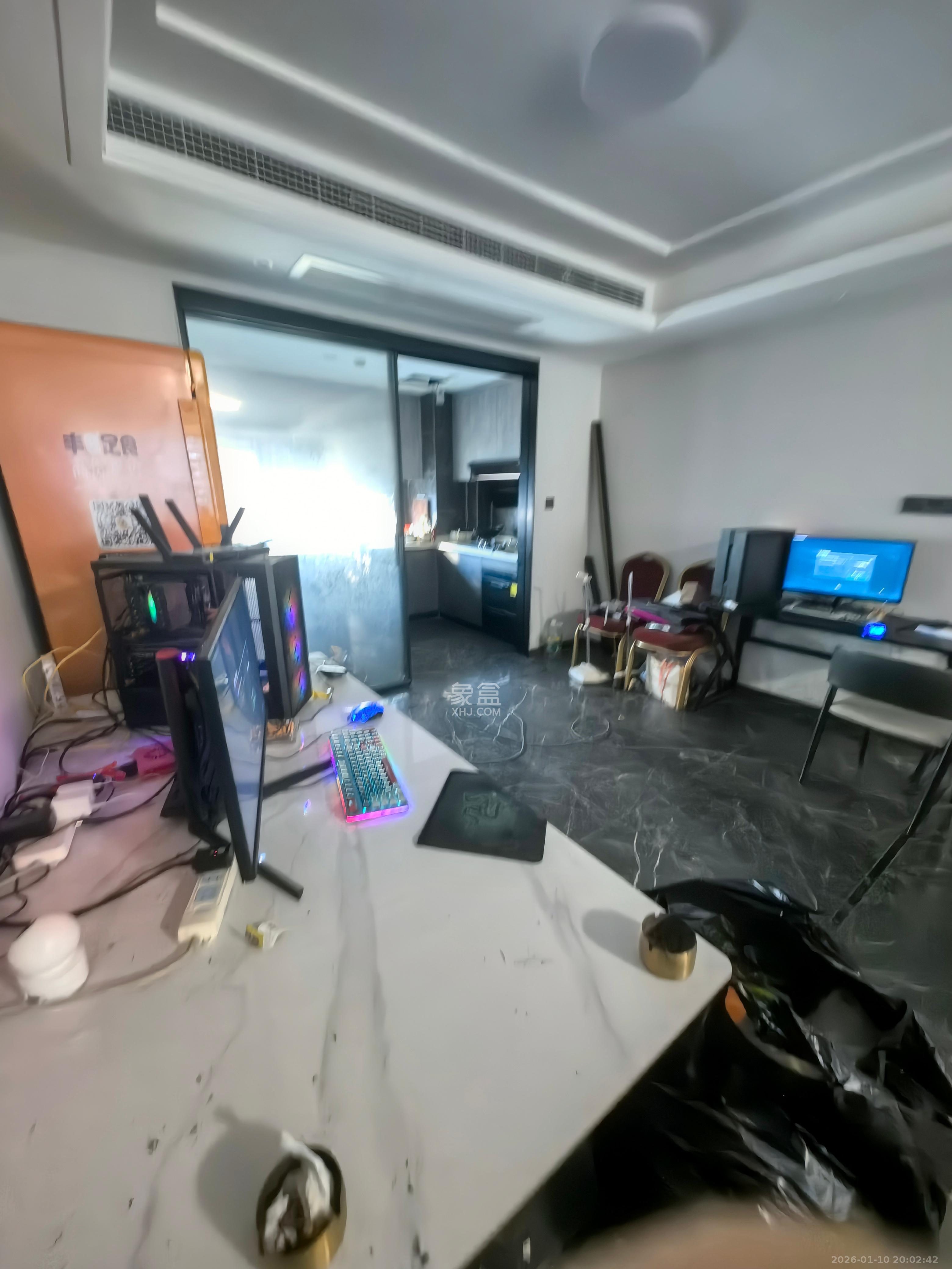 绿地麓云国际一期  5室2厅2卫    4800.0元/月