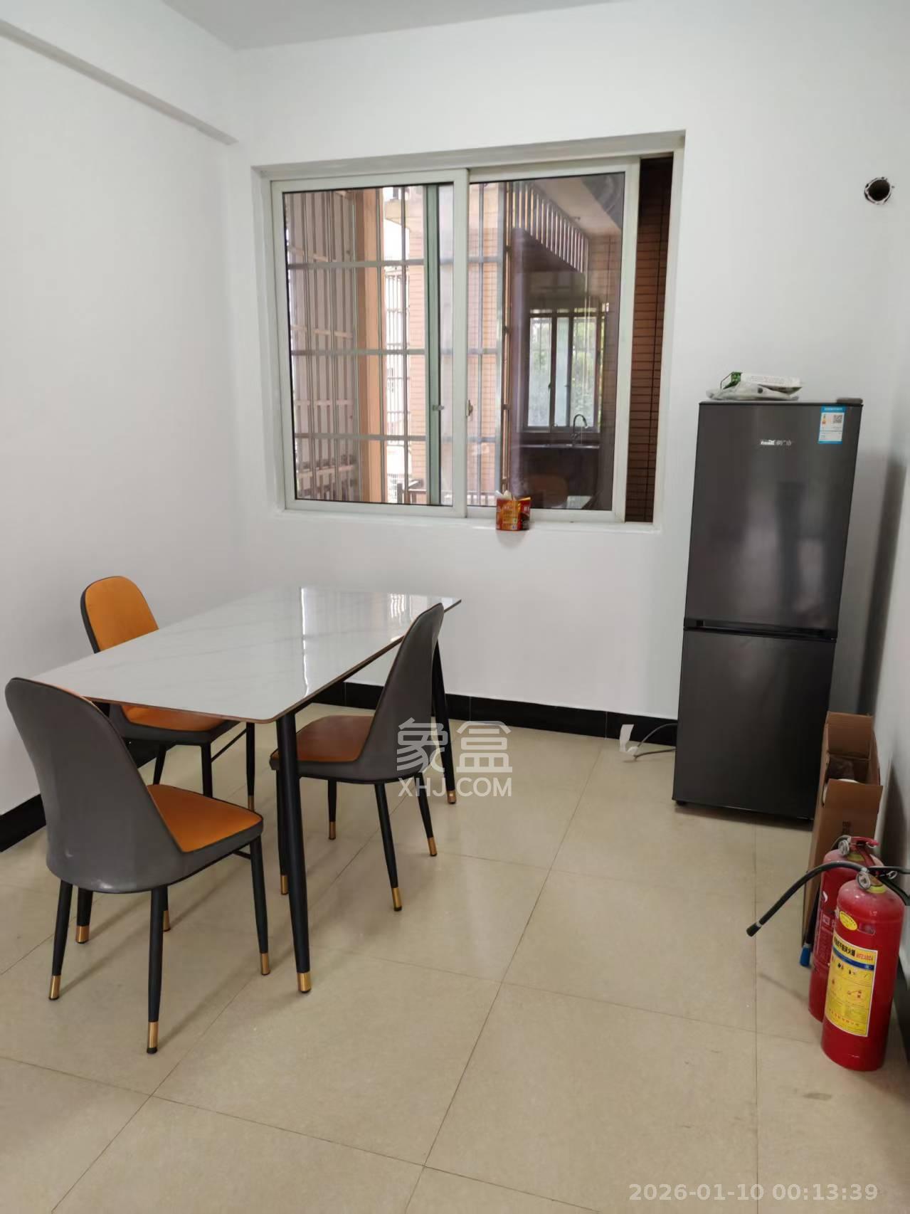 和润园一、二期  3室2厅1卫    1800.0元/月