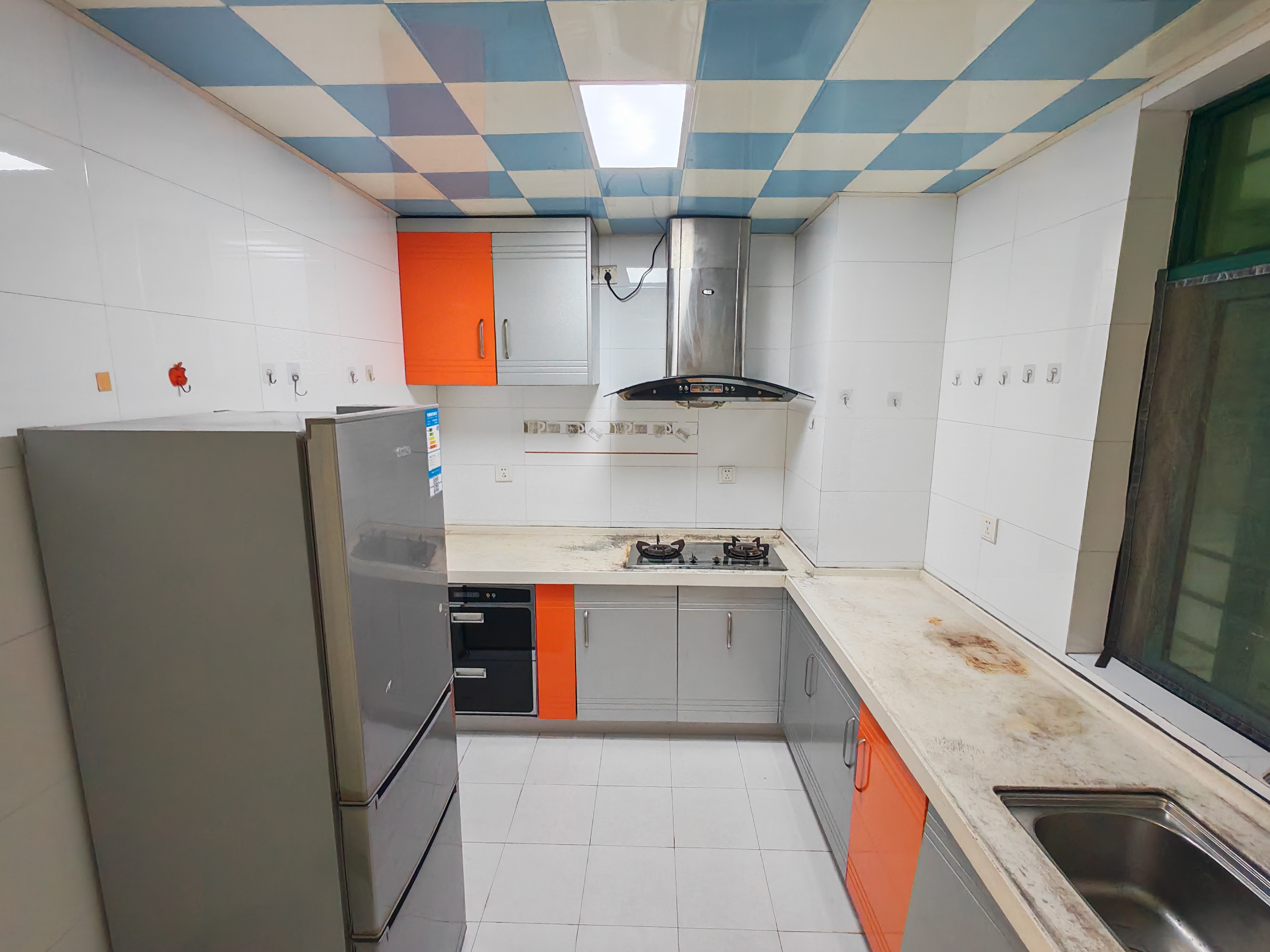 东盛名苑  2室1厅1卫    2200.0元/月