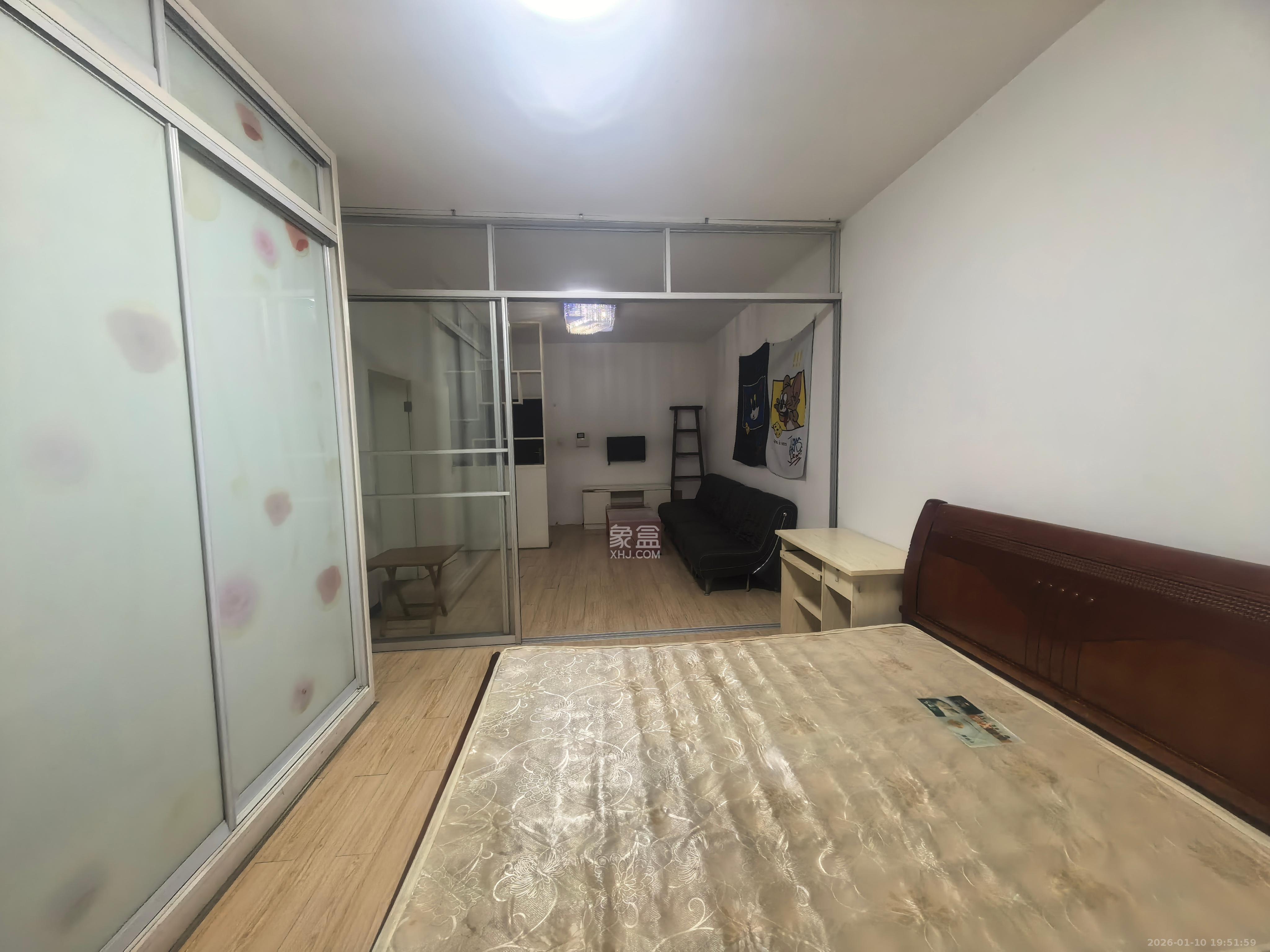 华雅花园  1室1厅1卫    900.0元/月