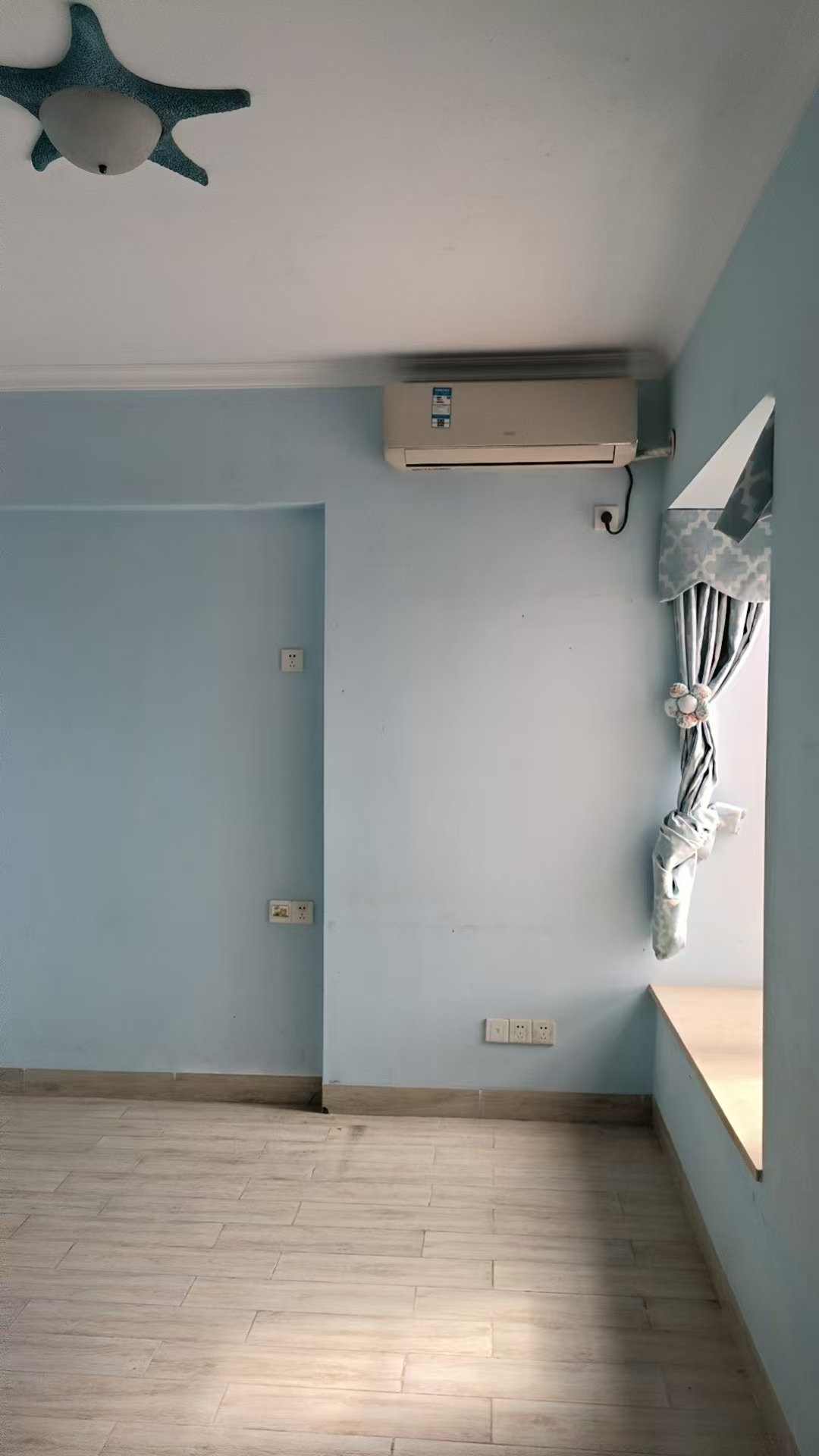 香榭花园  2室2厅1卫    2300.0元/月