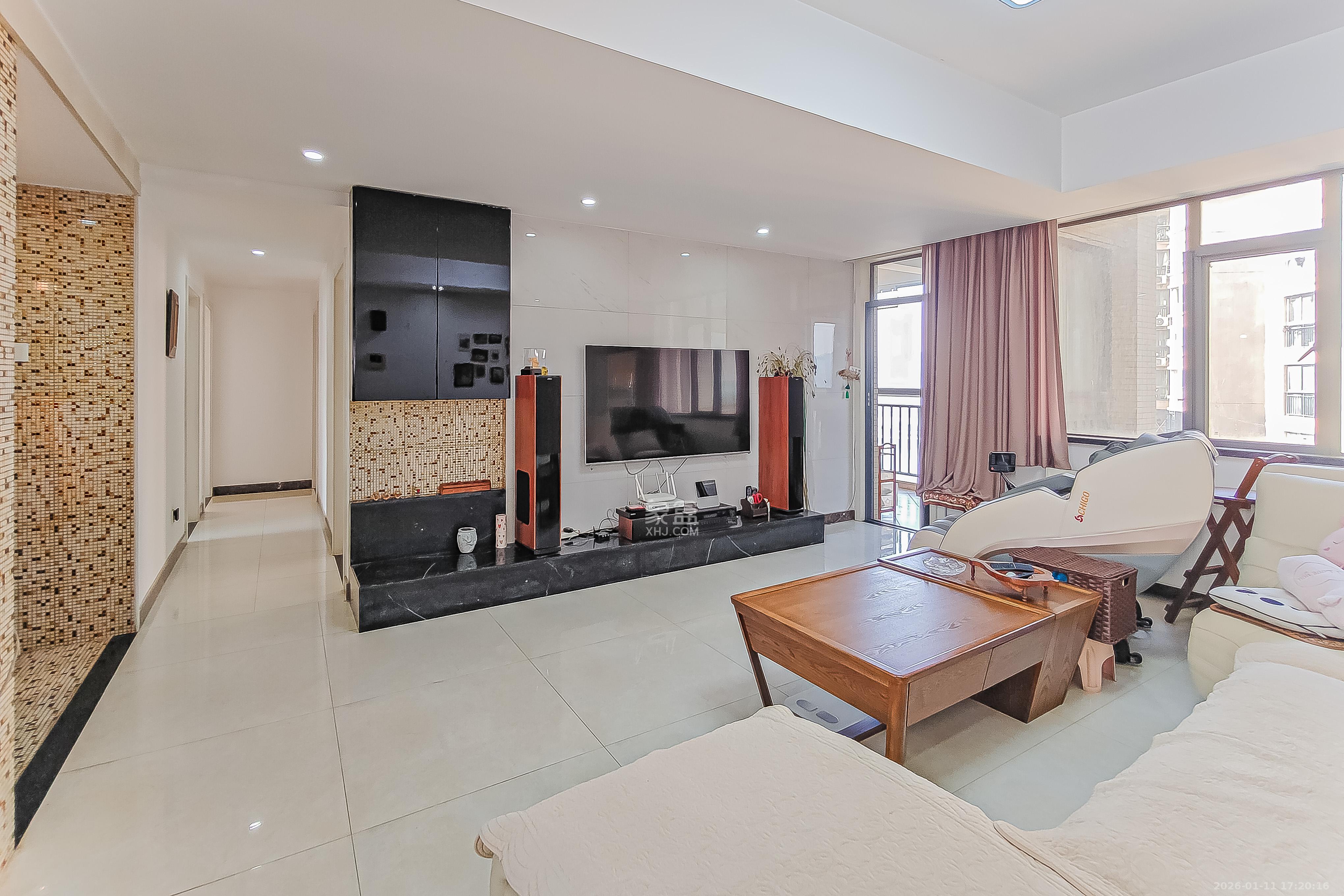 金域南外滩（望江佳园）  4室2厅2卫    256.0万