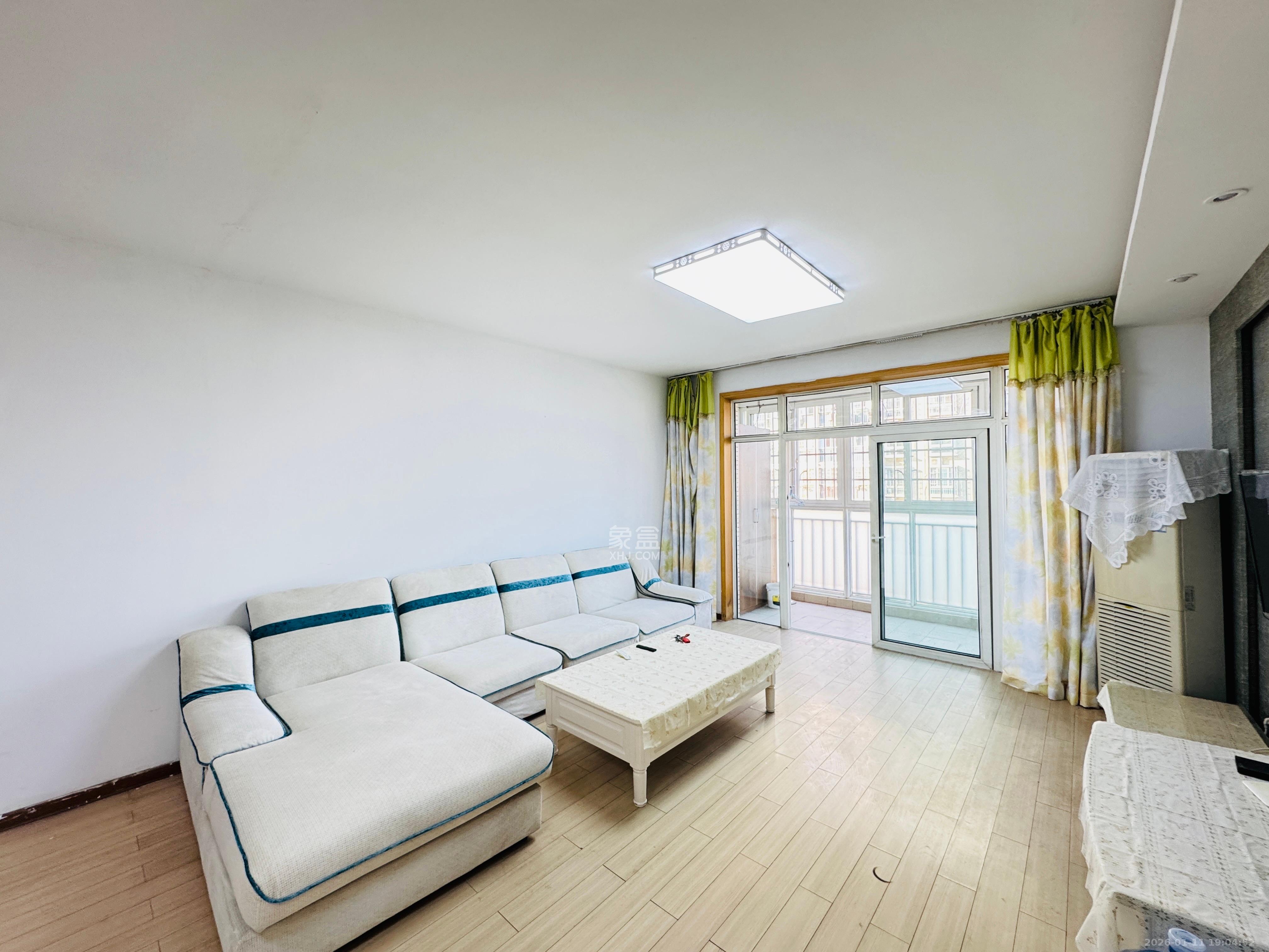 金碧文华  3室2厅2卫    2400.0元/月