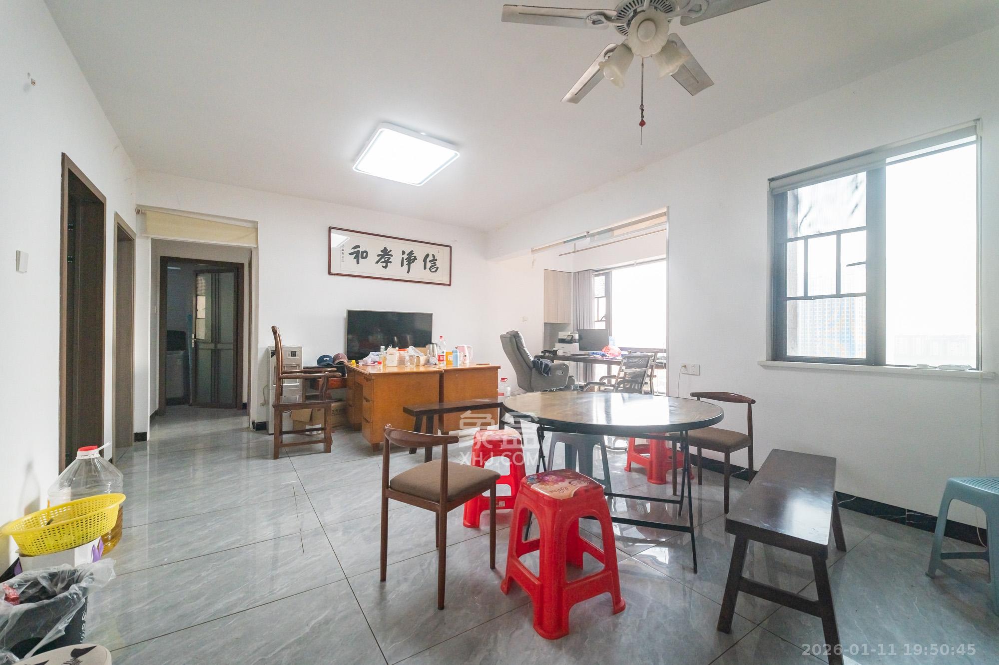 星湖湾二期高层  3室2厅2卫    90.8万