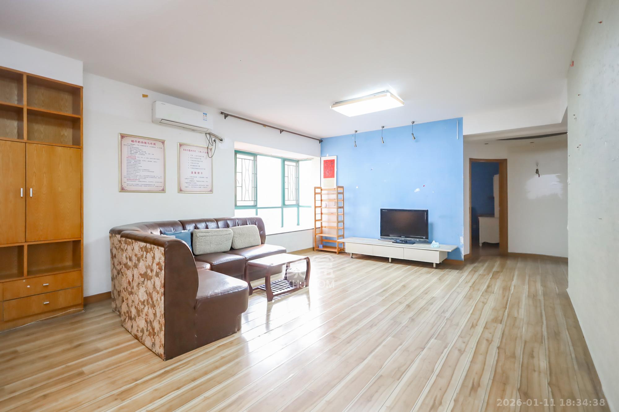 景秀江山  3室2厅1卫    130.0万