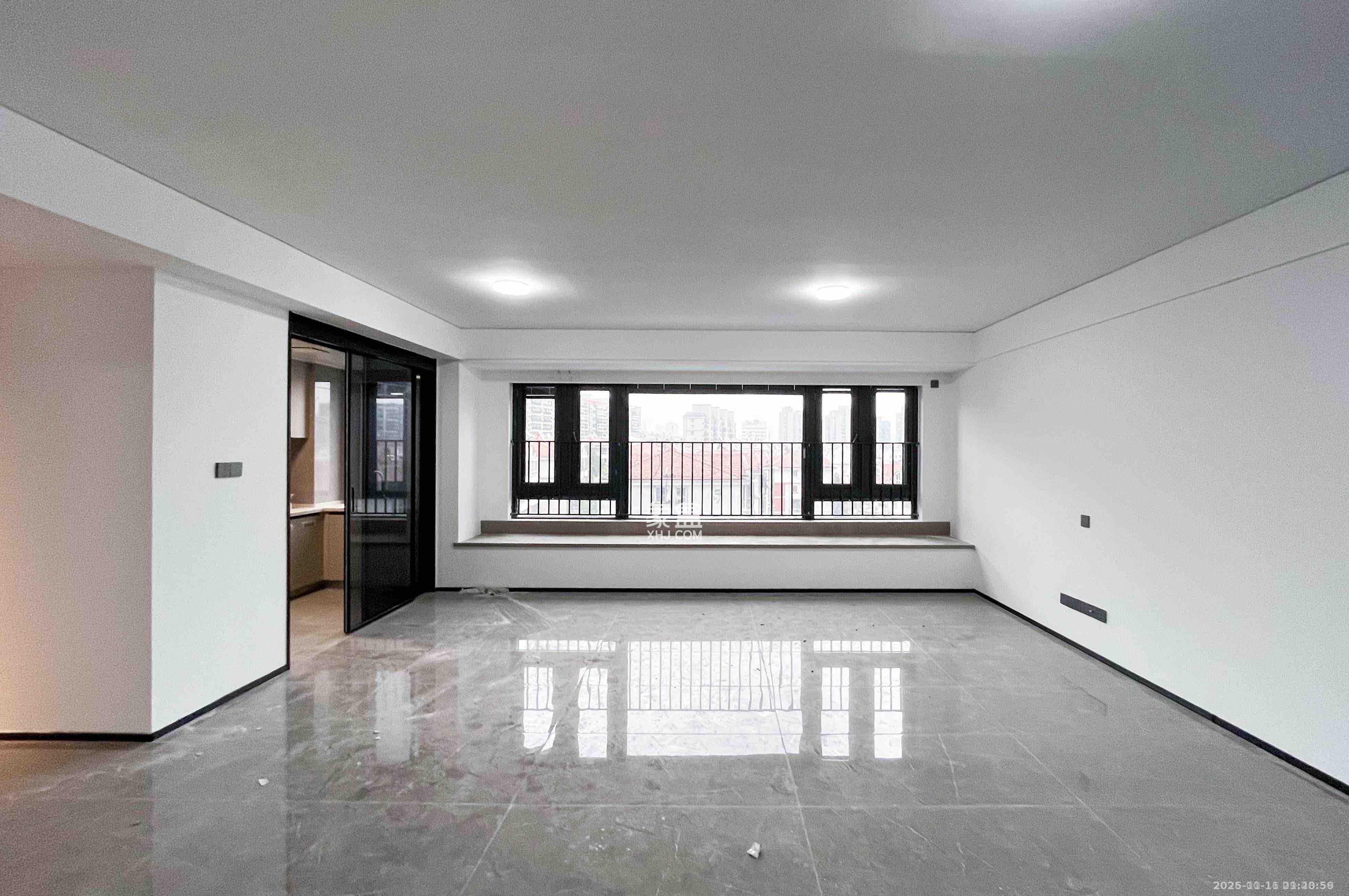 金地峯范  4室2厅2卫    5000.0元/月