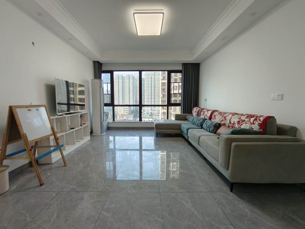 金轮津桥华府  4室2厅2卫    85.5万