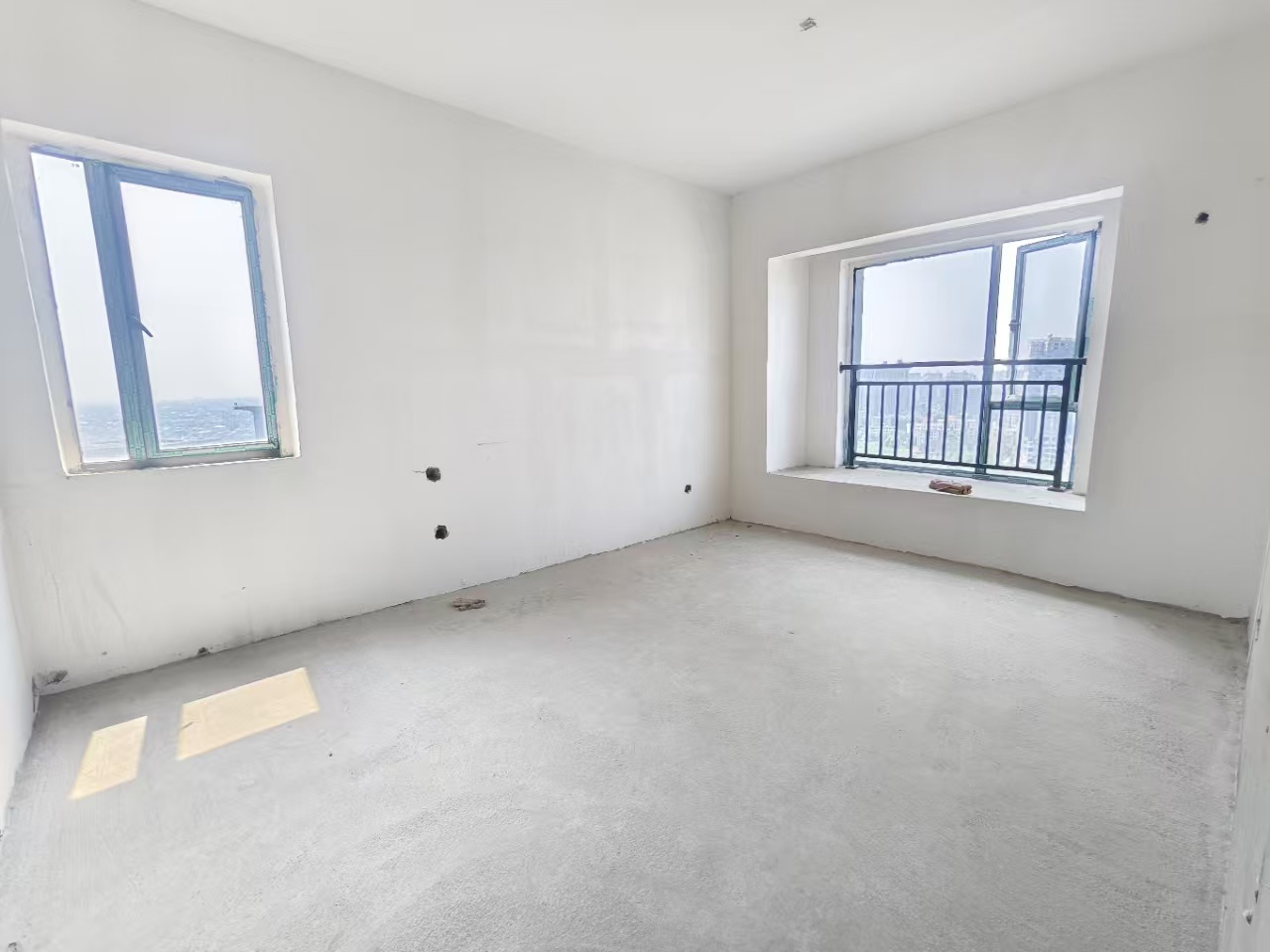 中铁银城江月  4室2厅2卫    83.8万