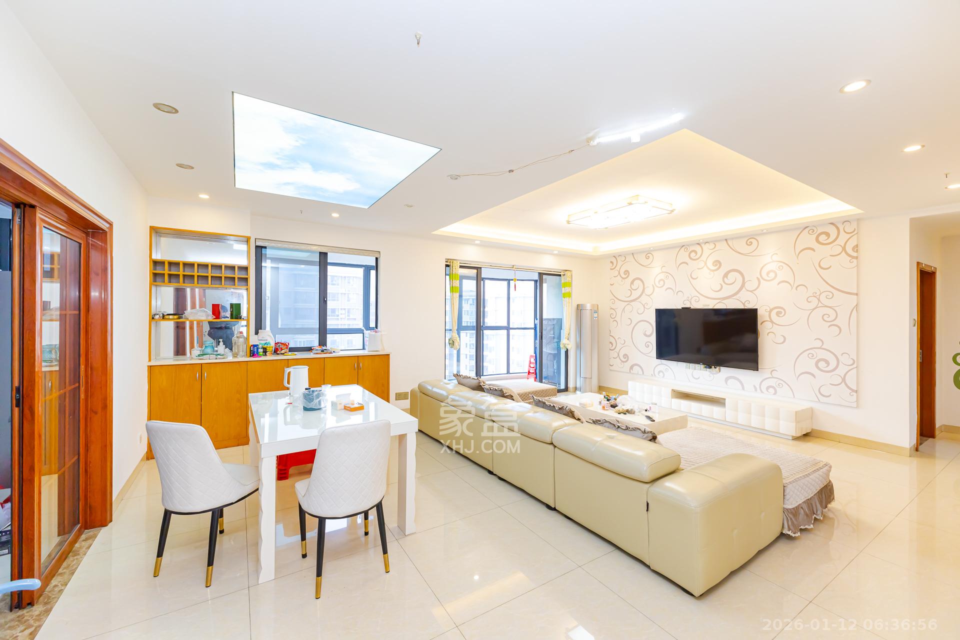 名家翡翠花园  4室2厅2卫    108.0万