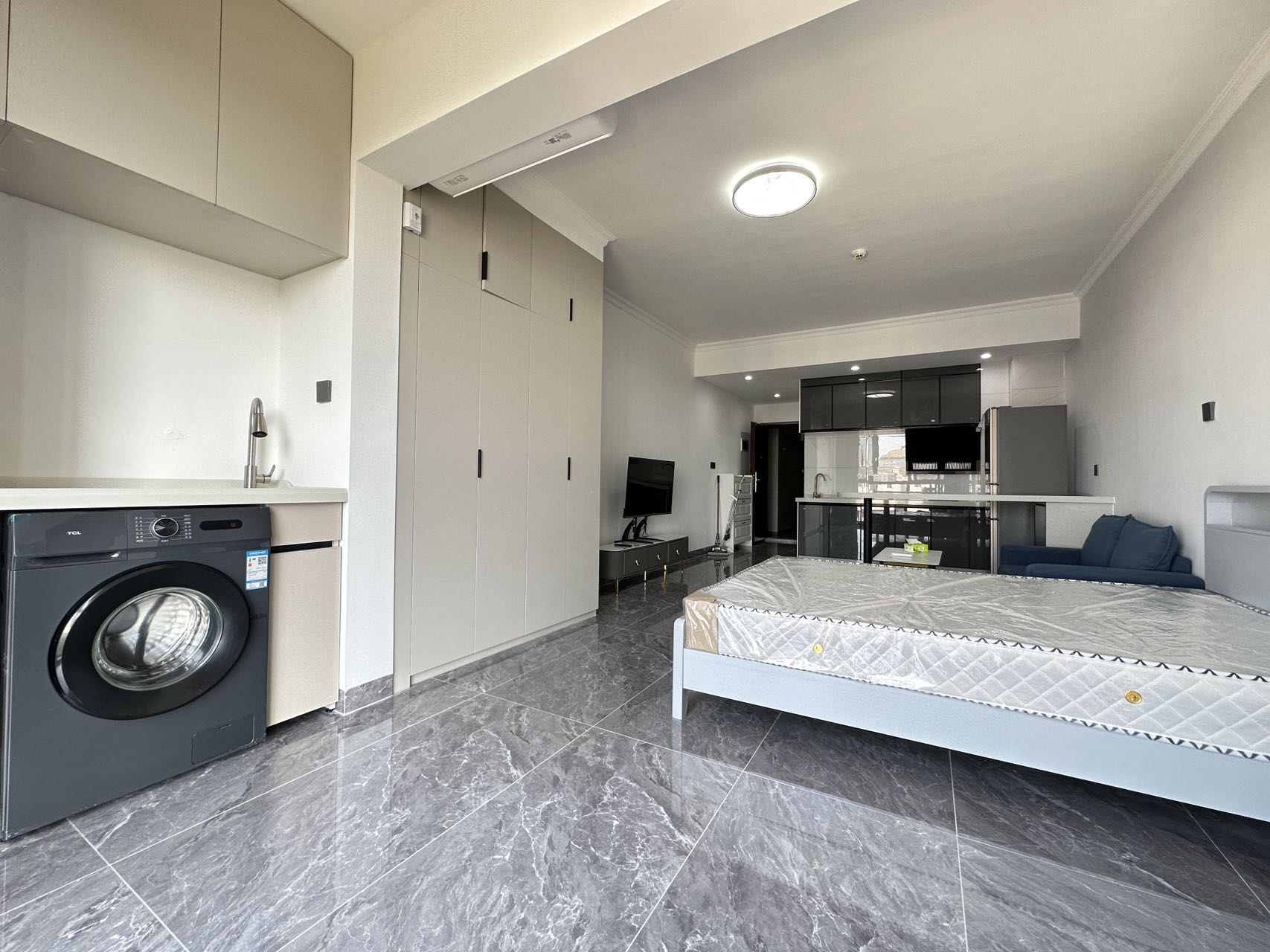 和谐家园（锦和广场）  1室0厅1卫    2500.0元/月