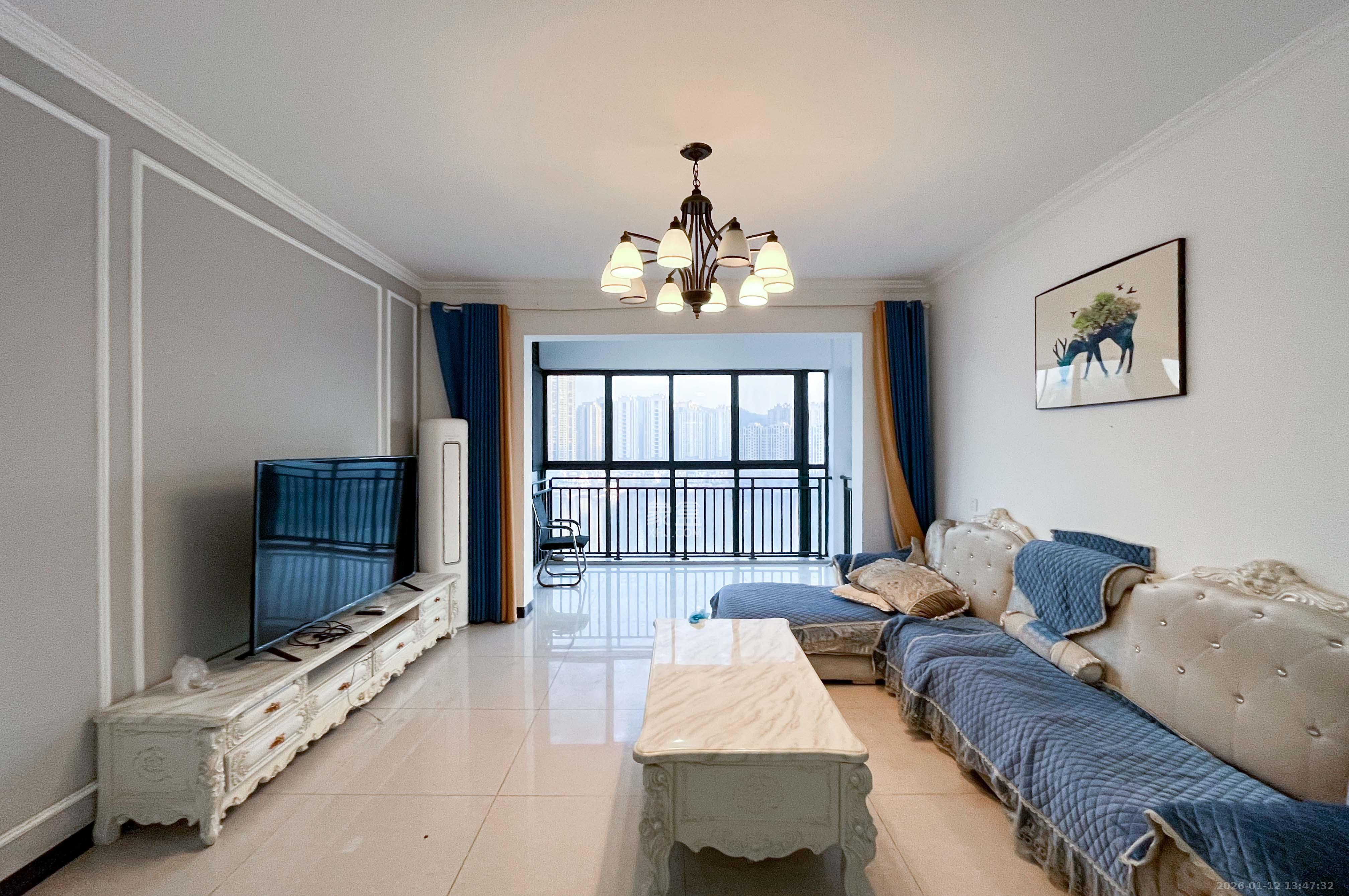 中建梅溪湖中心  5室2厅3卫    300.0万