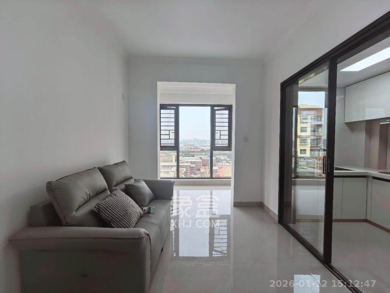 望远嘉苑  3室2厅2卫    2000.0元/月