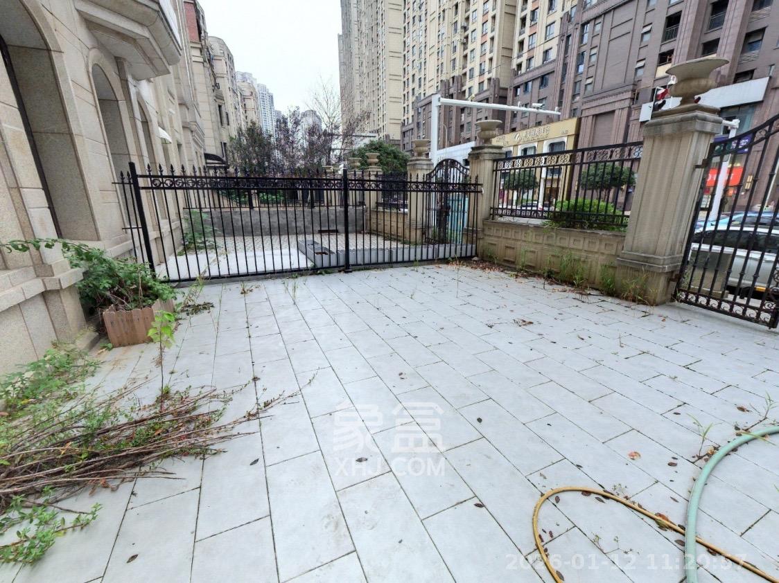 中海梅溪湖壹号  12室5厅5卫    15000.0元/月