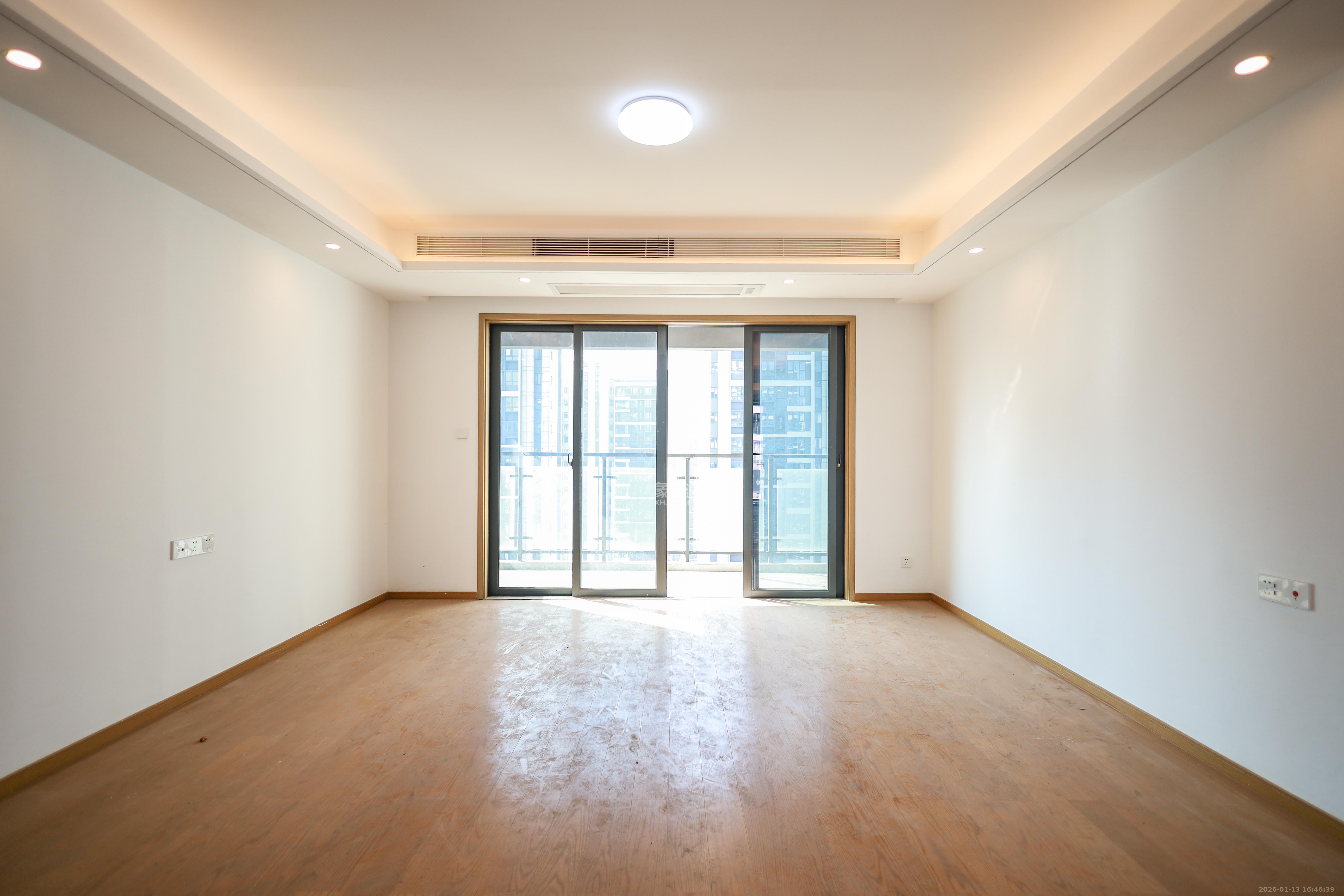 清控湖山雅居北区  4室2厅2卫    125.0万