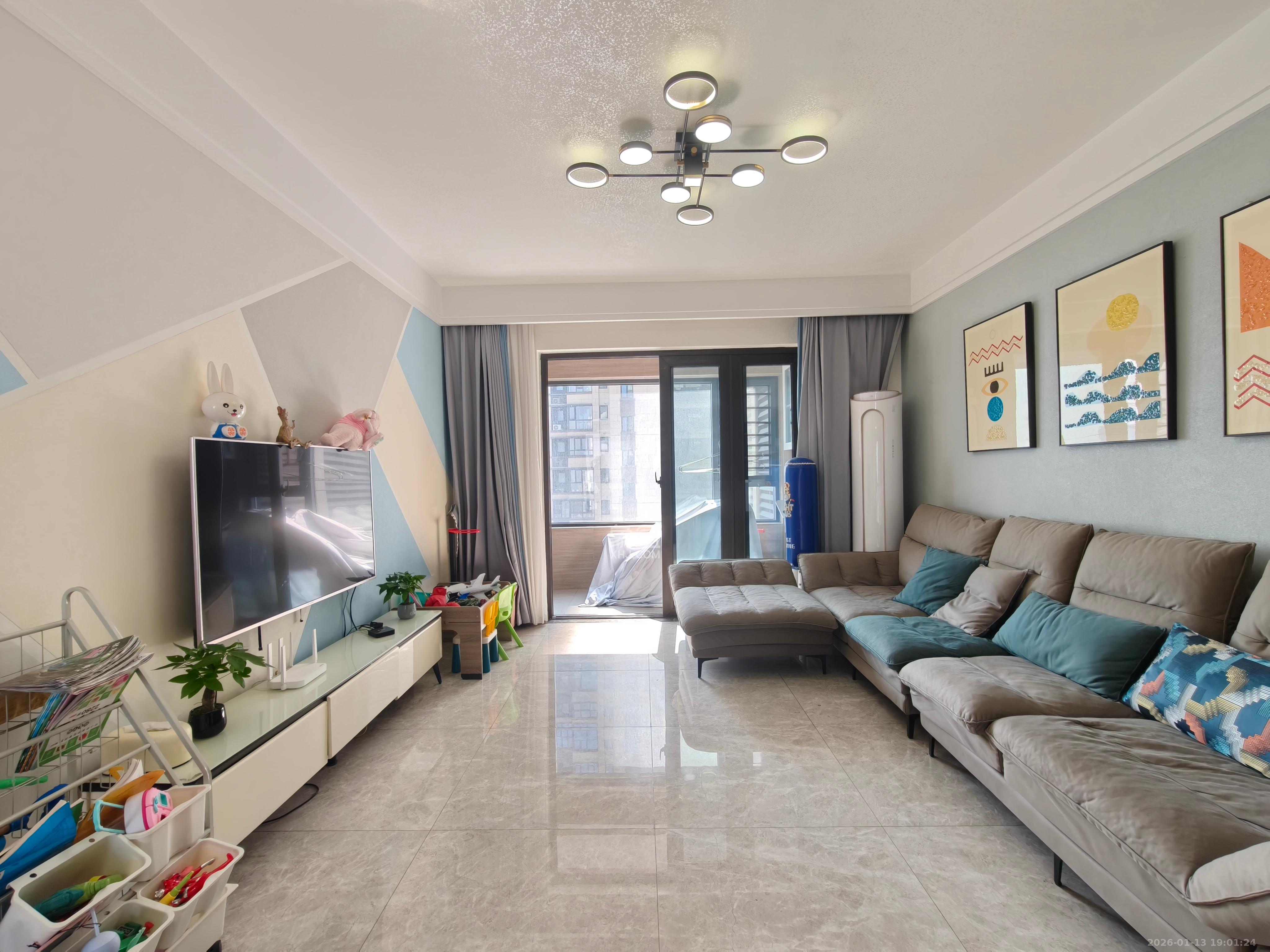 君合新城玺樾  4室2厅2卫    2600.0元/月