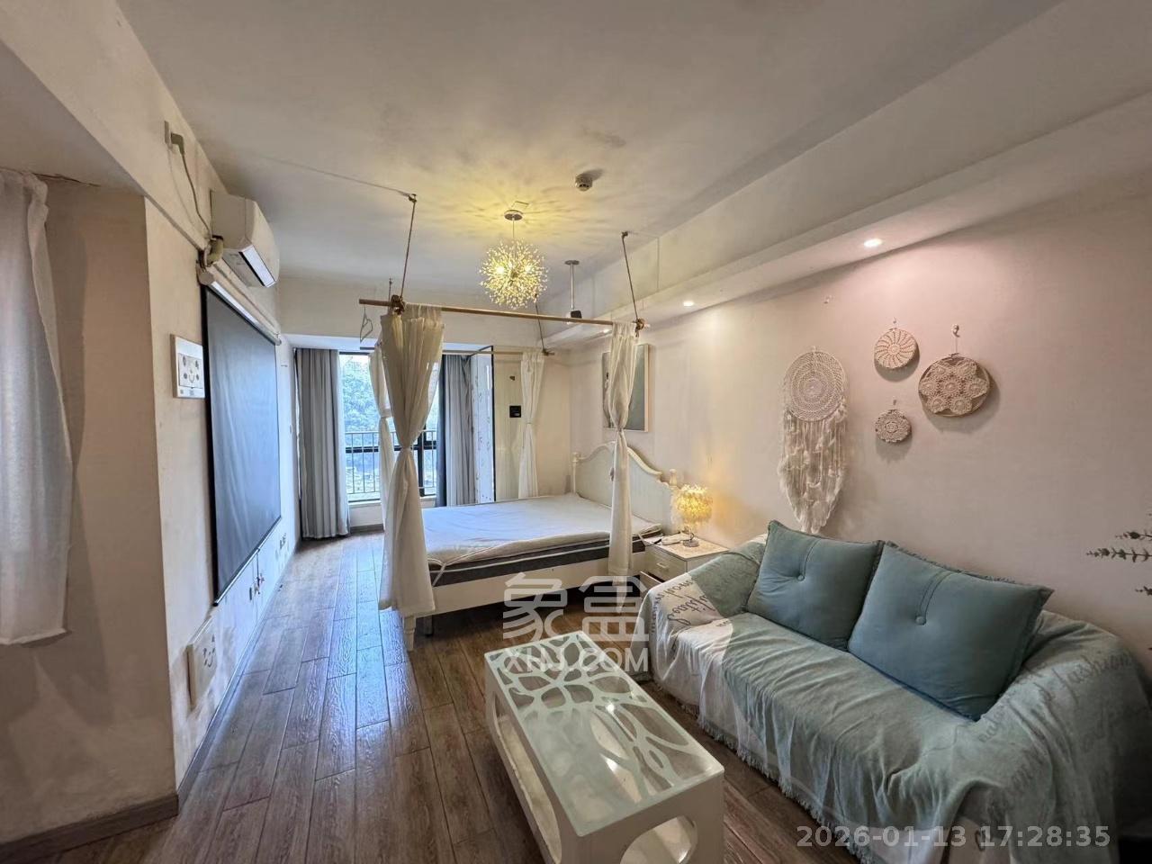 德思勤城市广场（宝格丽公寓）  1室1厅1卫    1600.0元/月