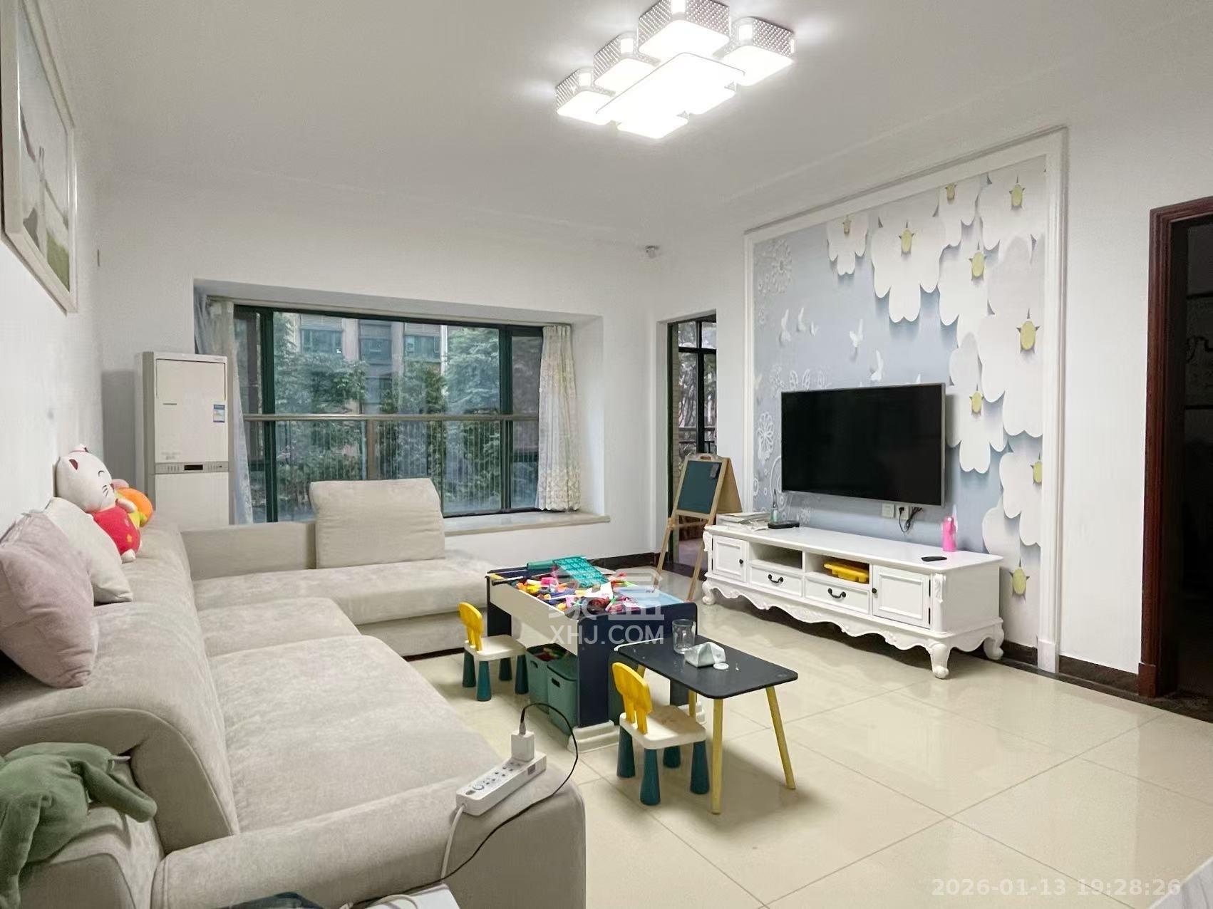 恒大名都  4室2厅2卫    2200.0元/月