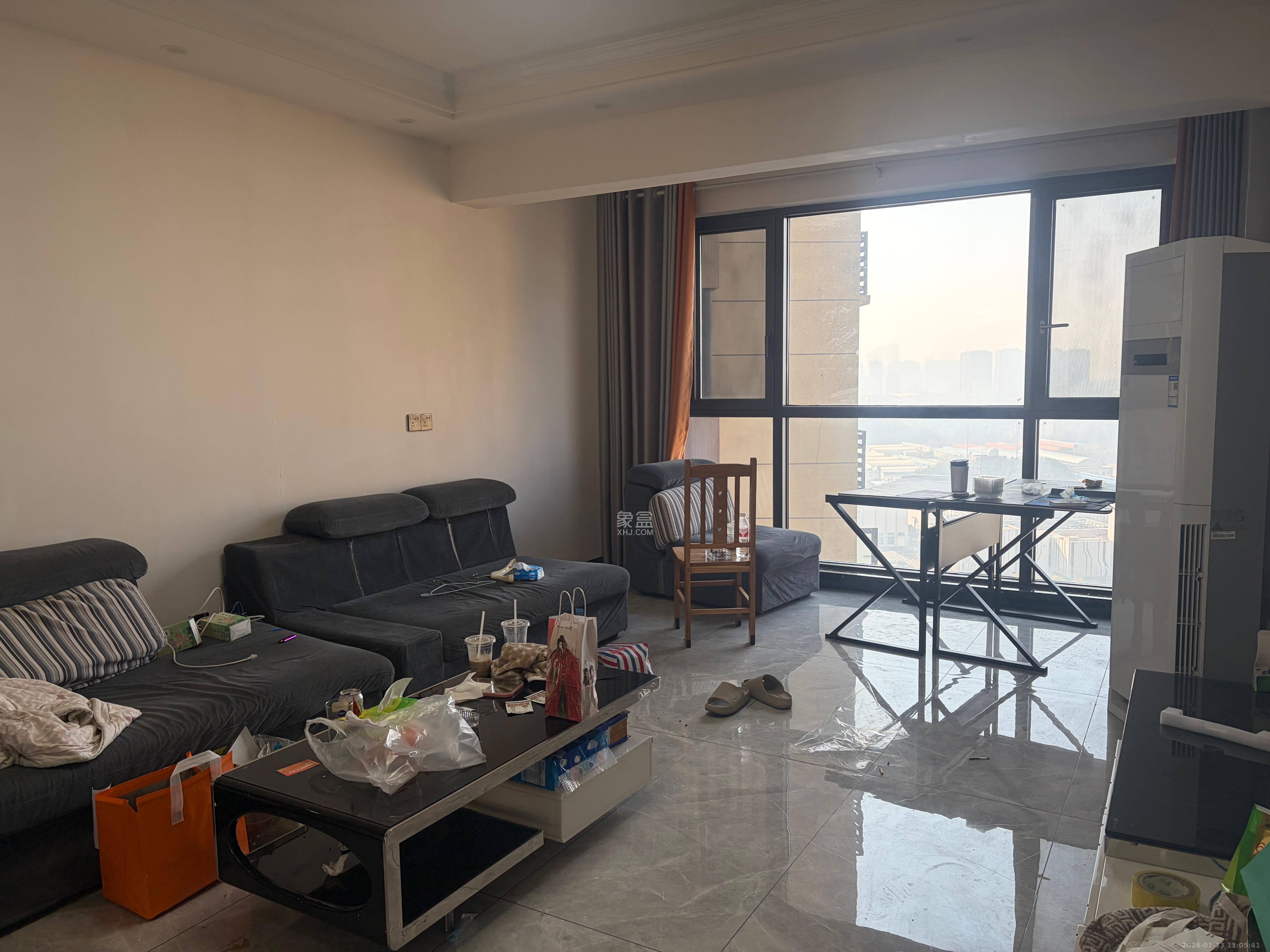 保利香槟国际D区  4室2厅2卫    2700.0元/月