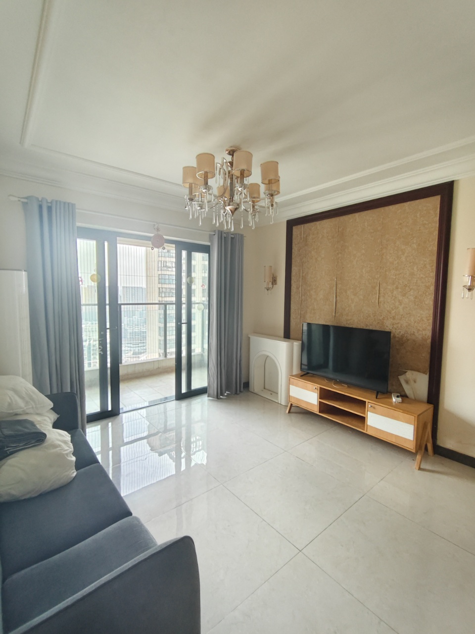 恒大外滩  2室2厅1卫    147.0万