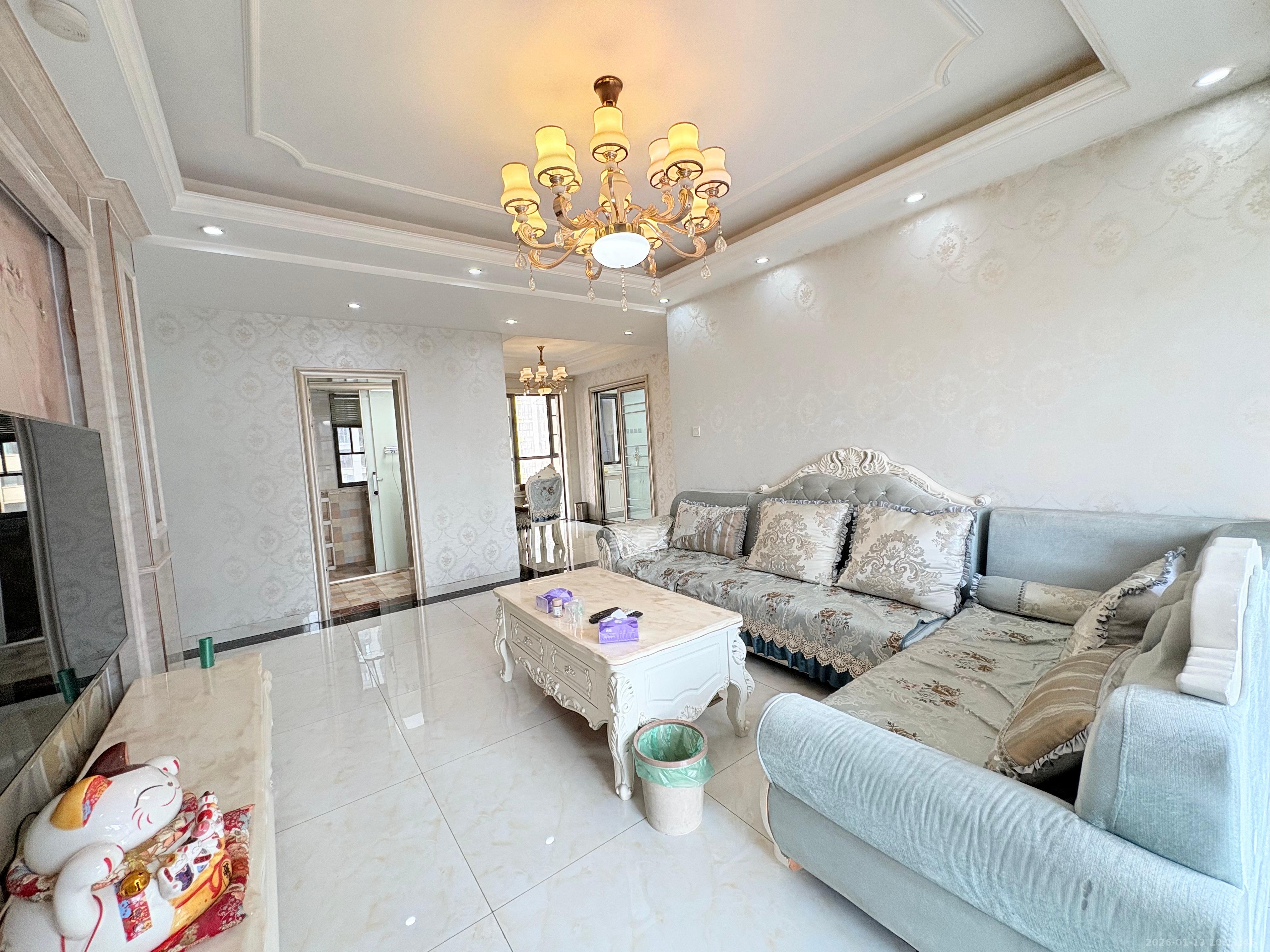 芙蓉万国城MOMA（卓越汇富苑）  3室2厅2卫    2900.0元/月