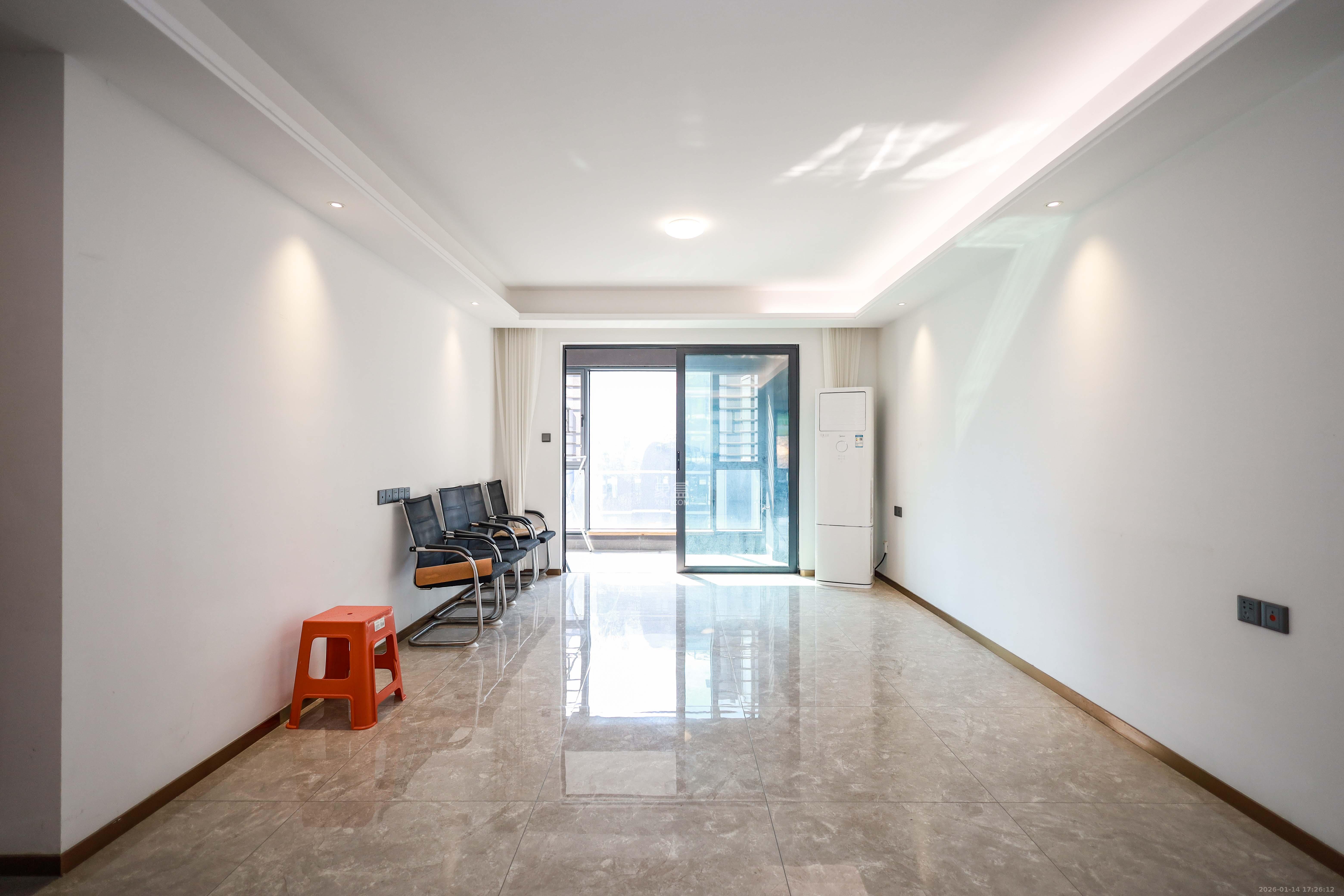 招商雍山湖  4室2厅2卫    195.0万