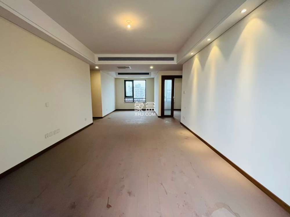 晋合湘水湾四期  4室2厅2卫    128.0万